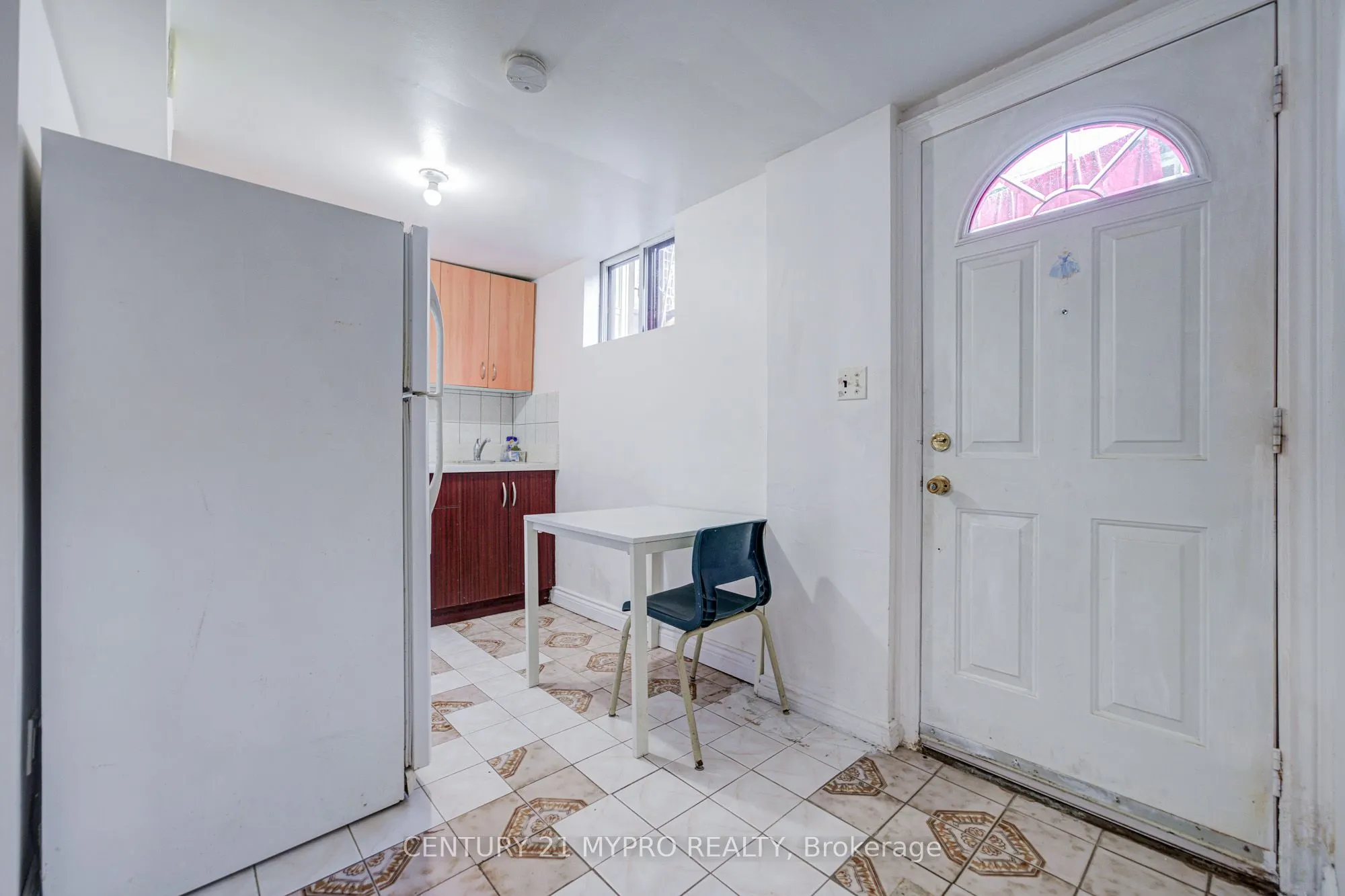 211 Bellwoods Avenue