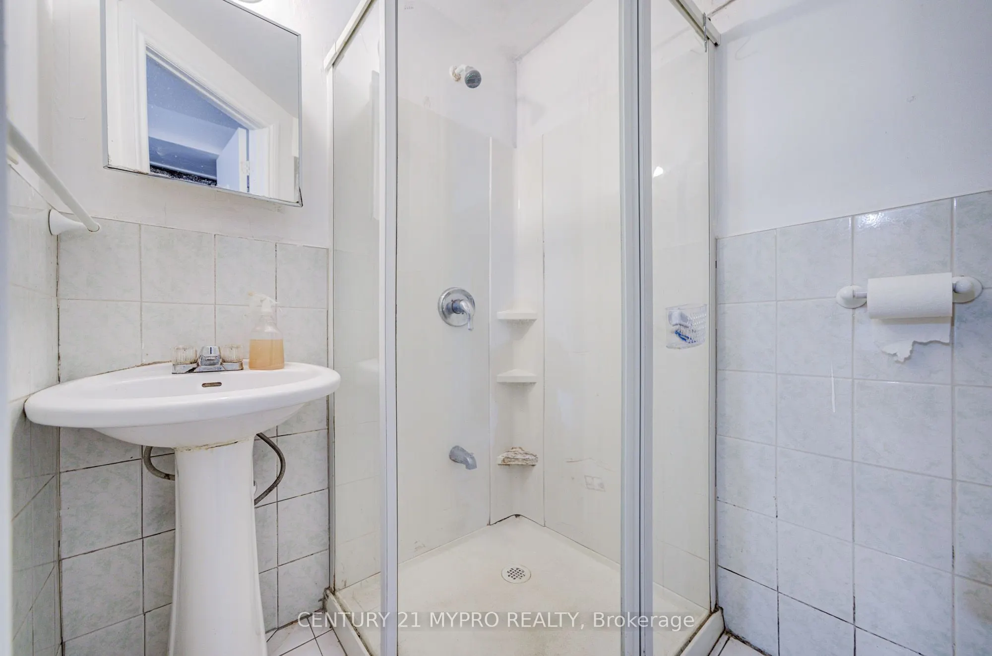 211 Bellwoods Avenue