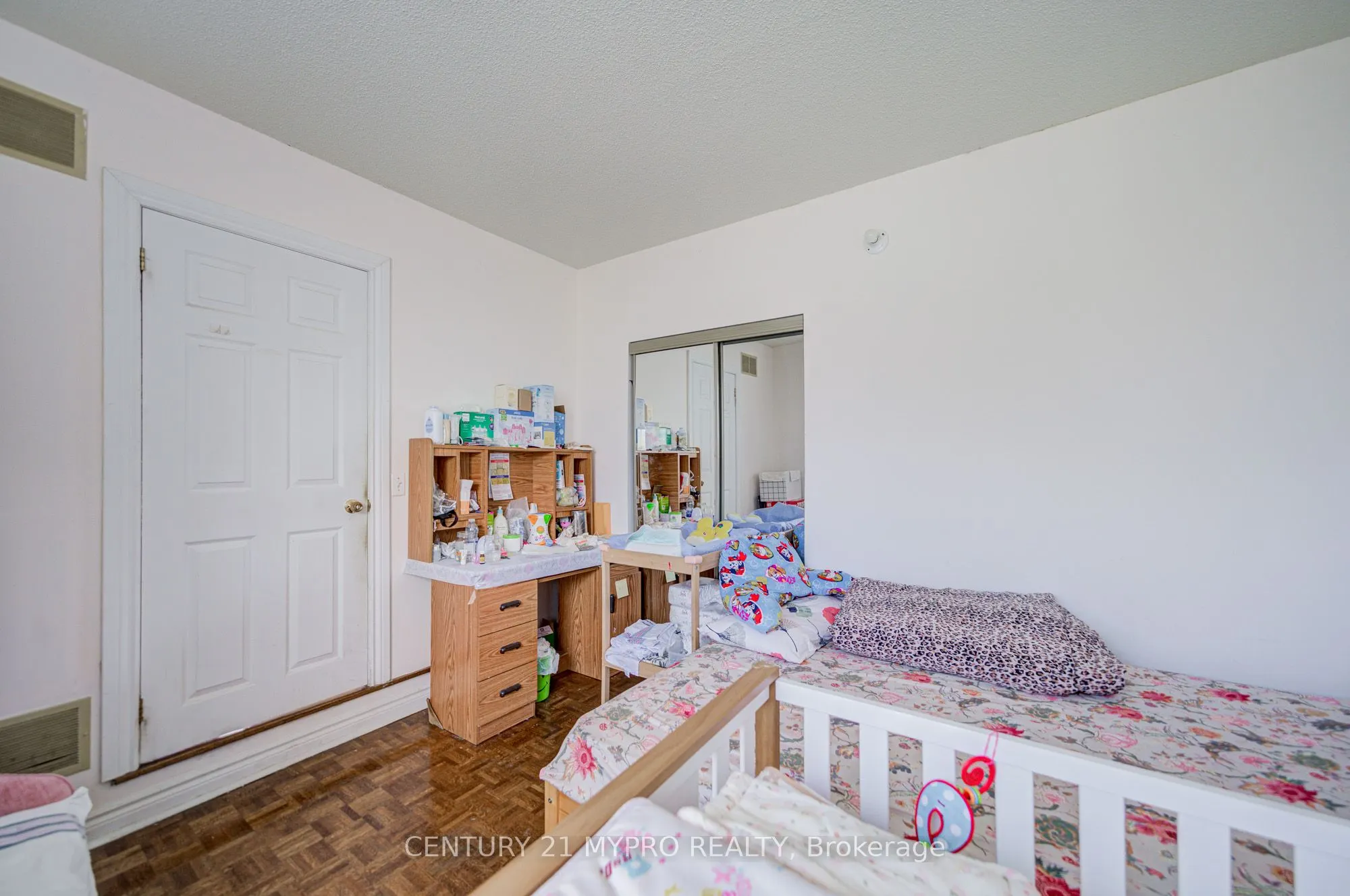 211 Bellwoods Avenue