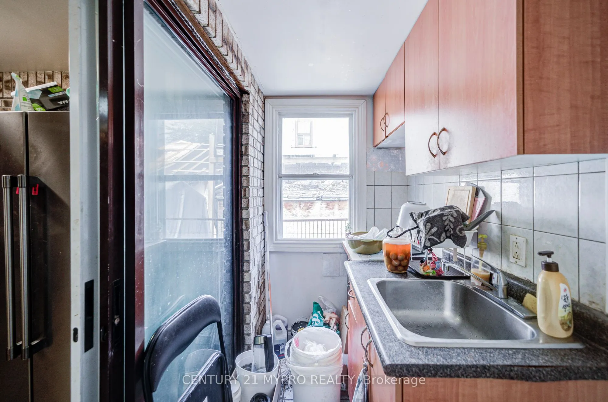 211 Bellwoods Avenue