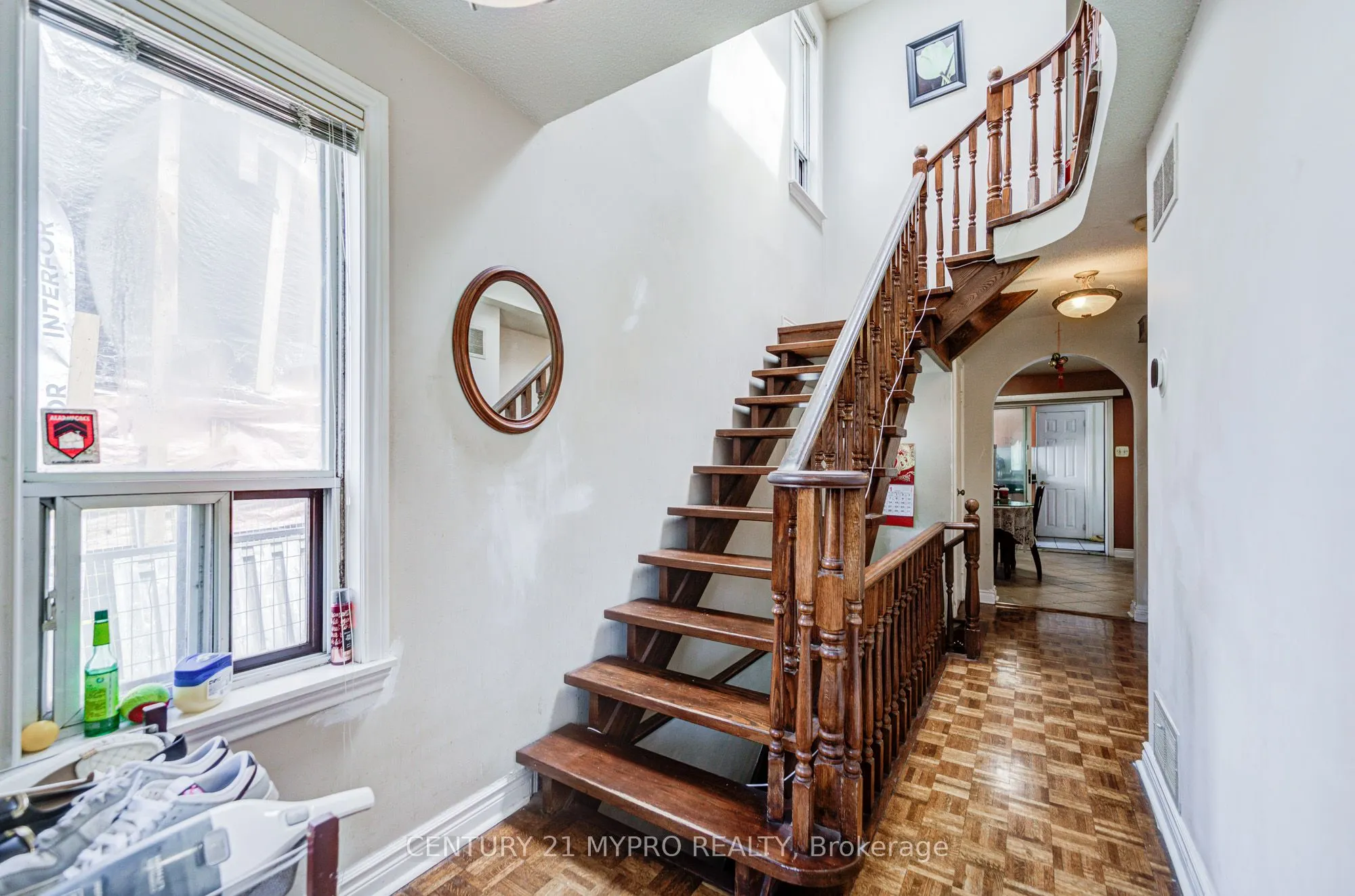 211 Bellwoods Avenue