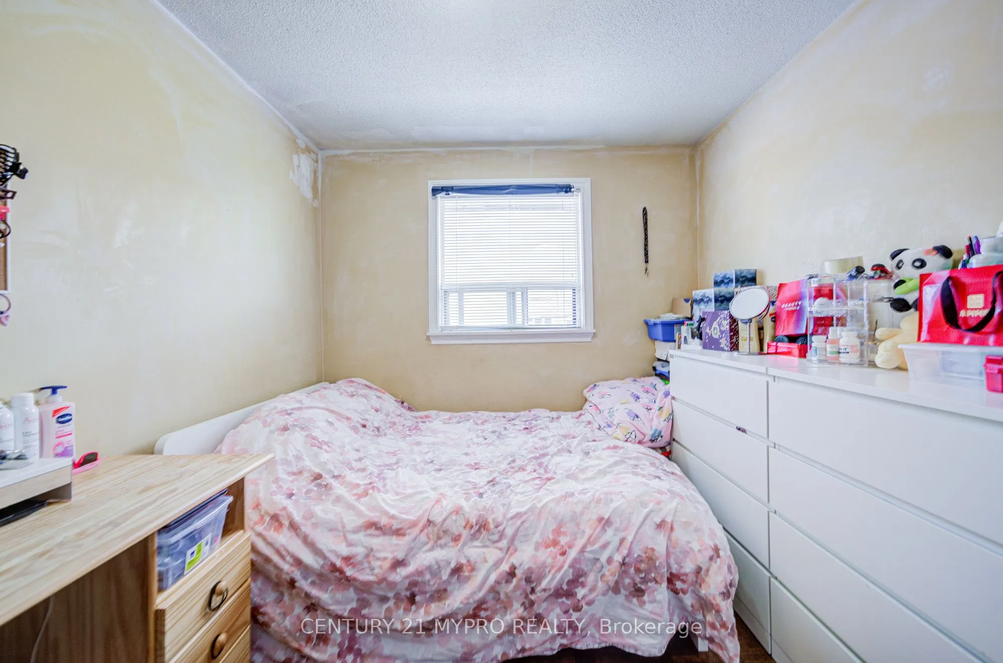 211 Bellwoods Avenue