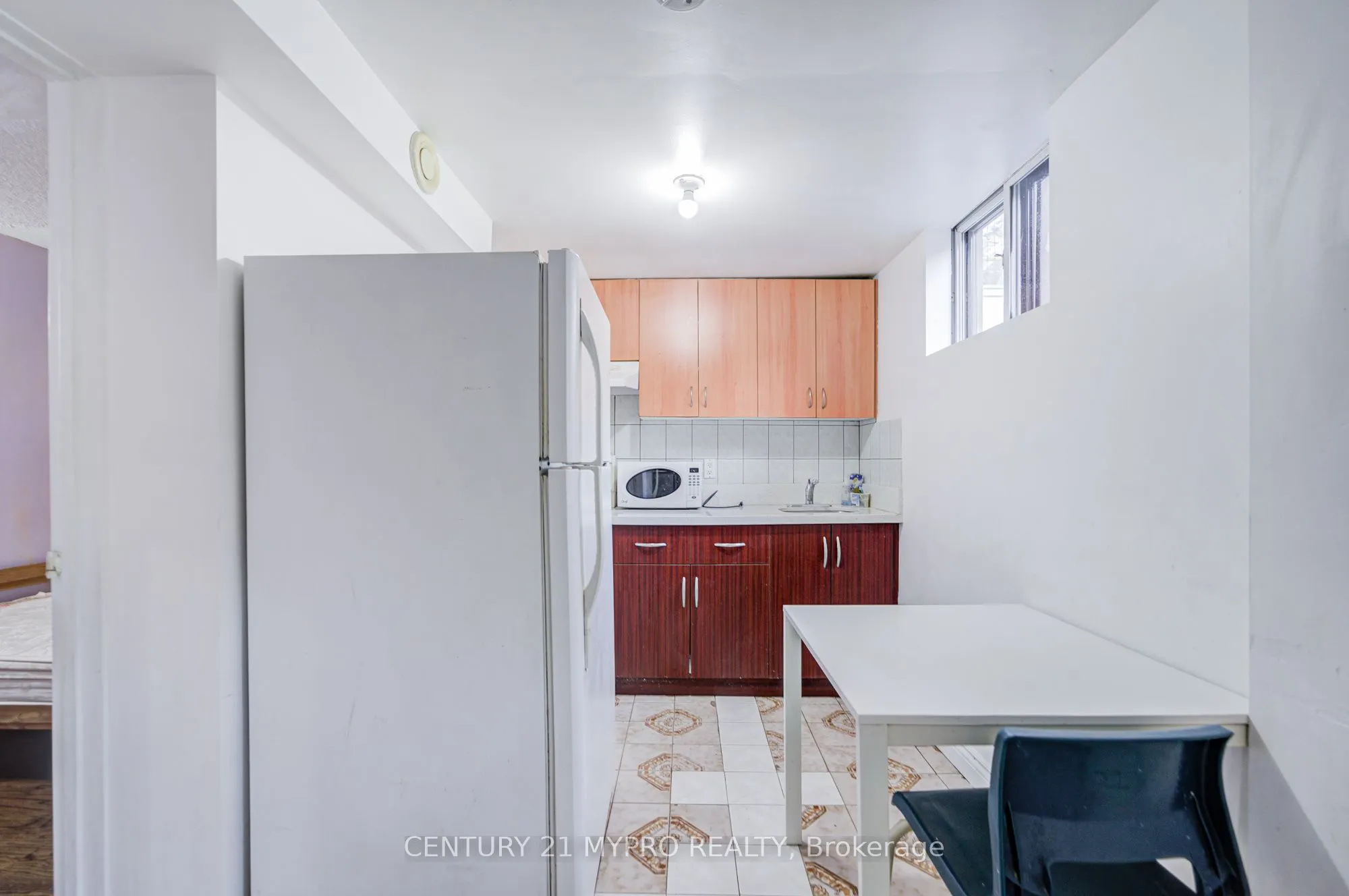 211 Bellwoods Avenue