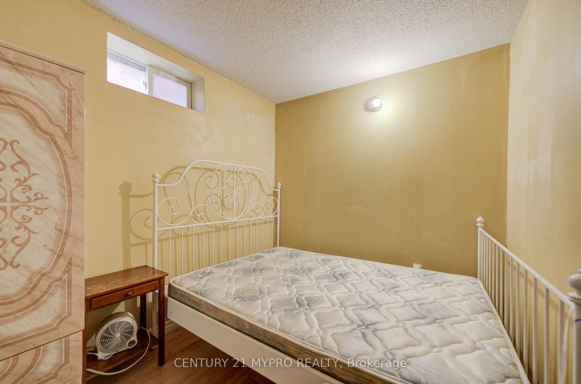 211 Bellwoods Avenue