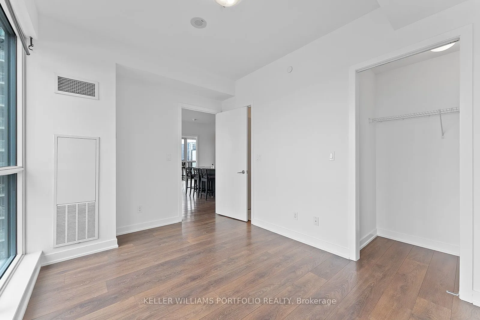 50 Bruyeres Mews #1009