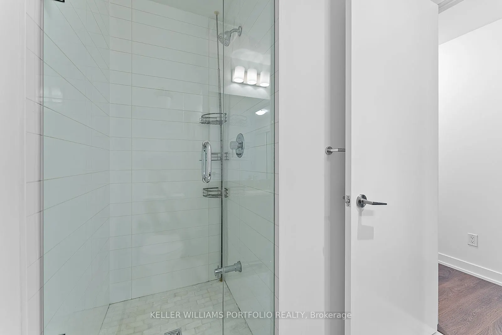 50 Bruyeres Mews #1009