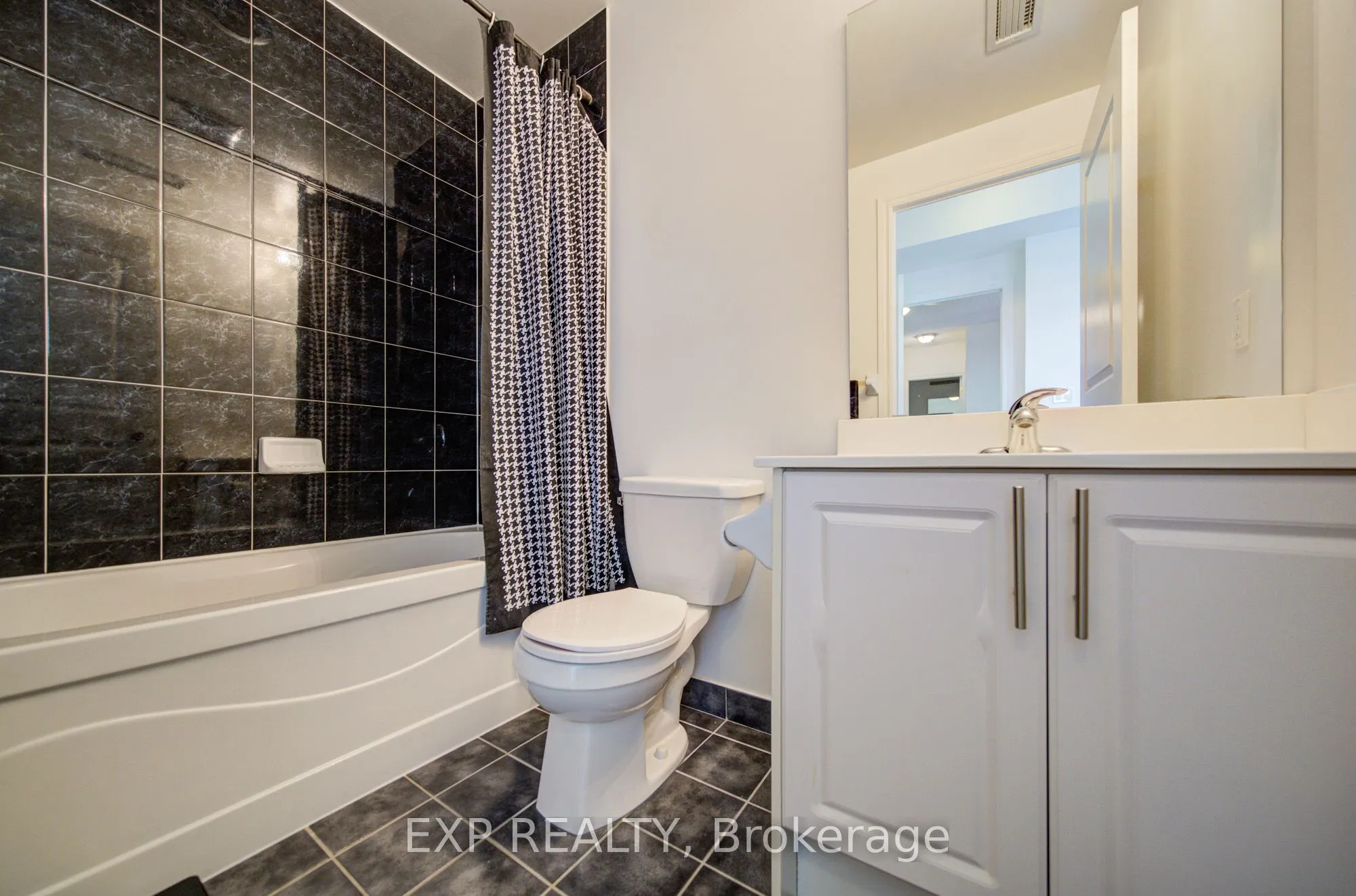 133 Wynford Drive #808