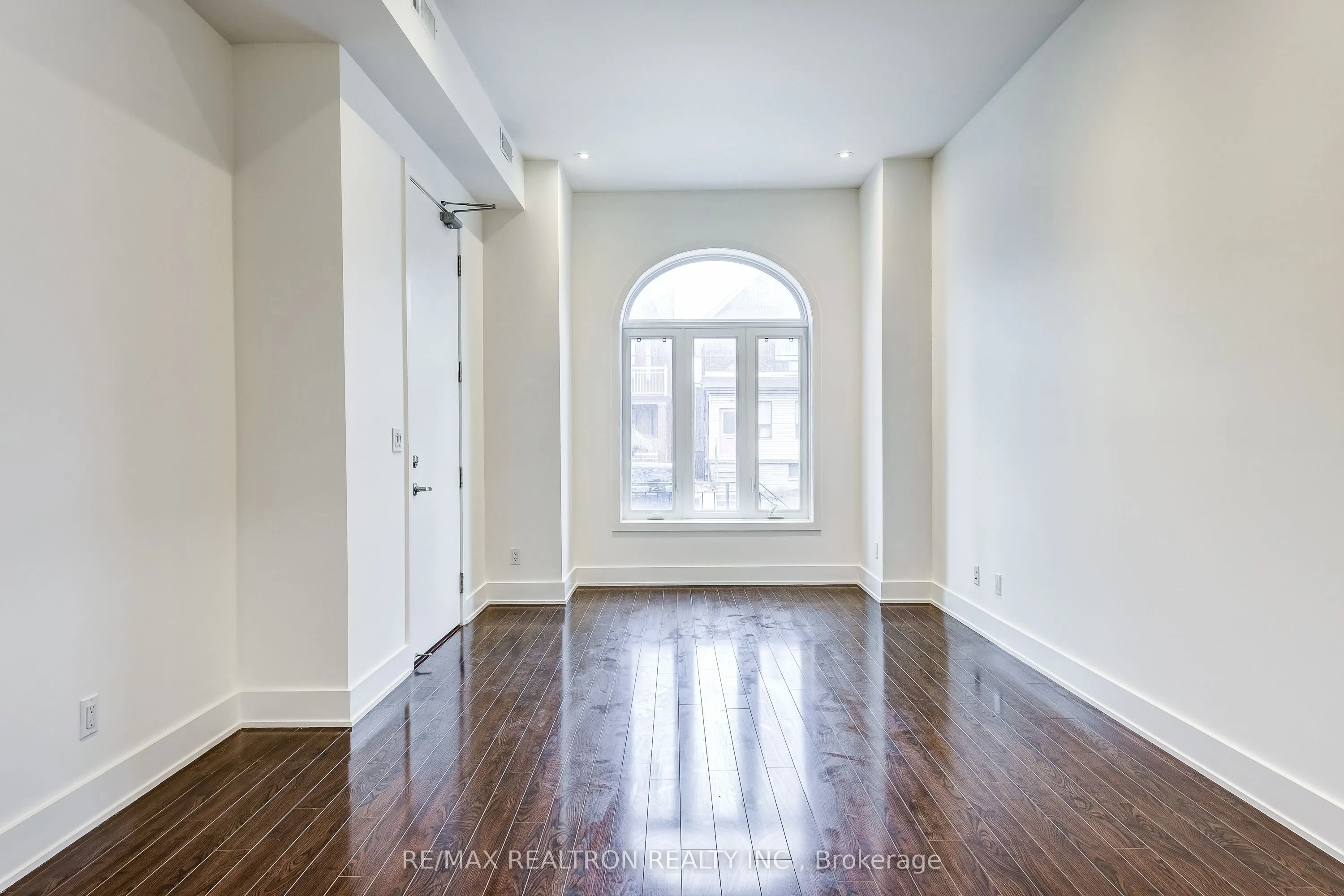 588 Ossington Avenue