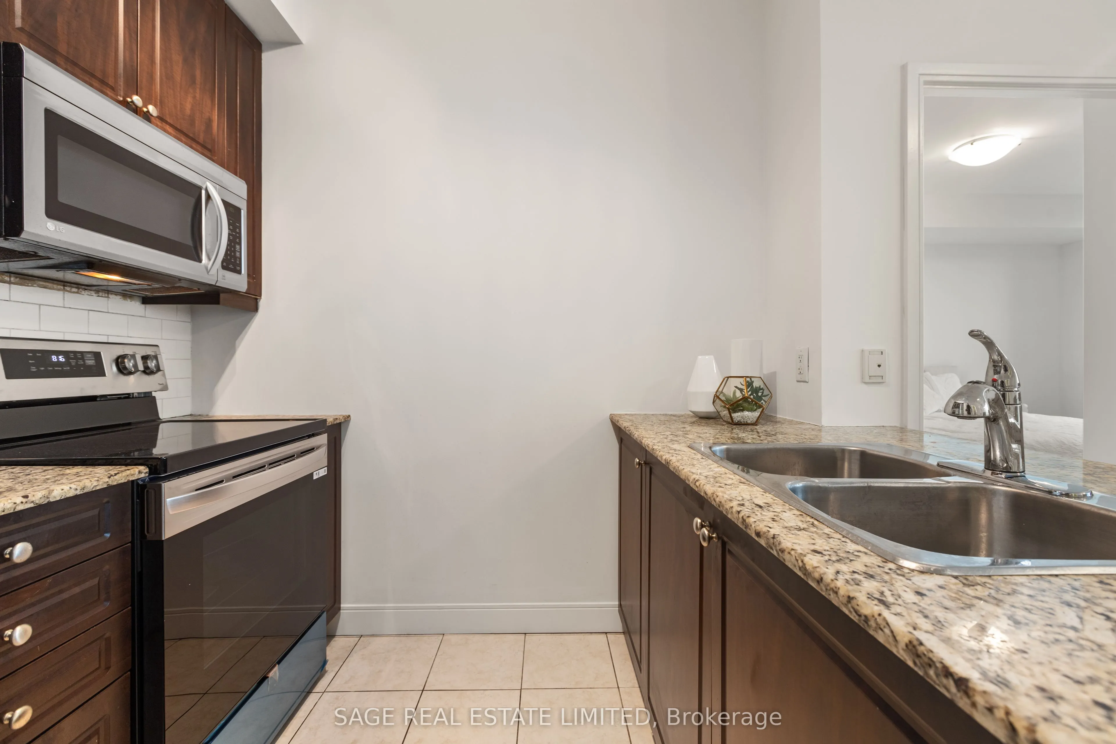 88 Broadway Avenue #1301