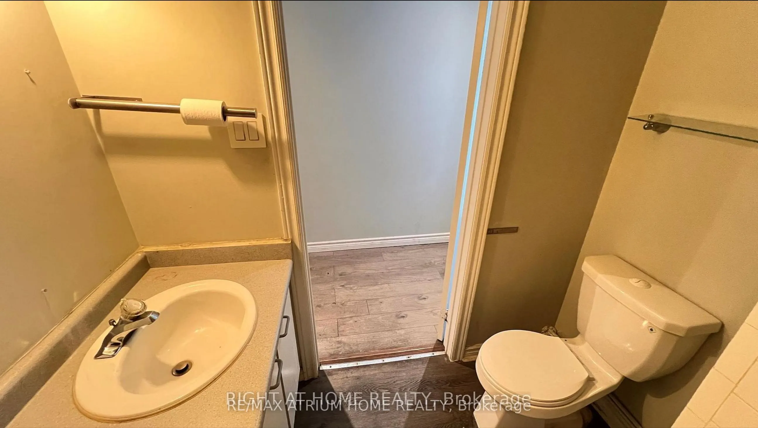 6024 Yonge Street #2nd B