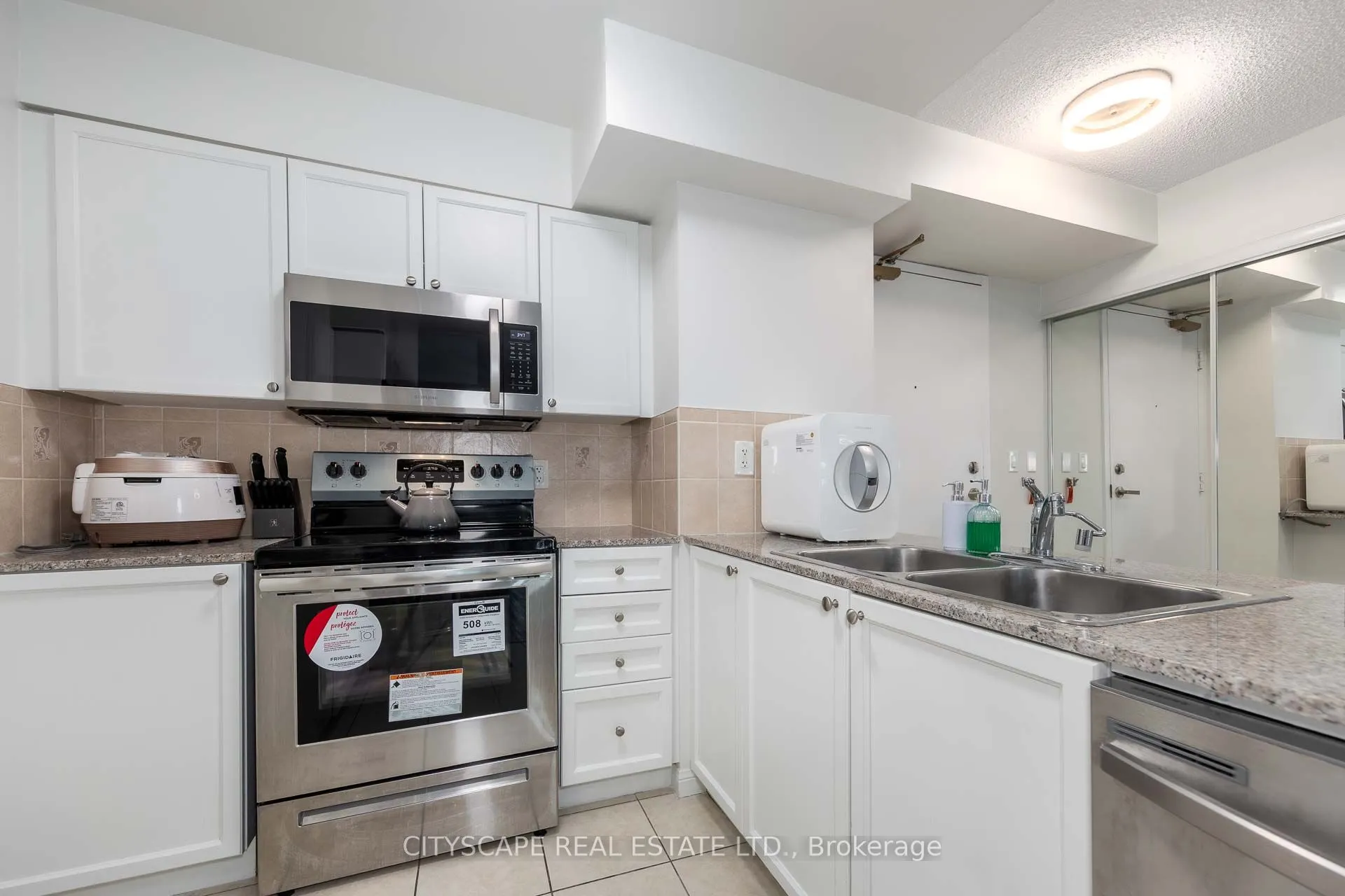 5940 Yonge Street #609