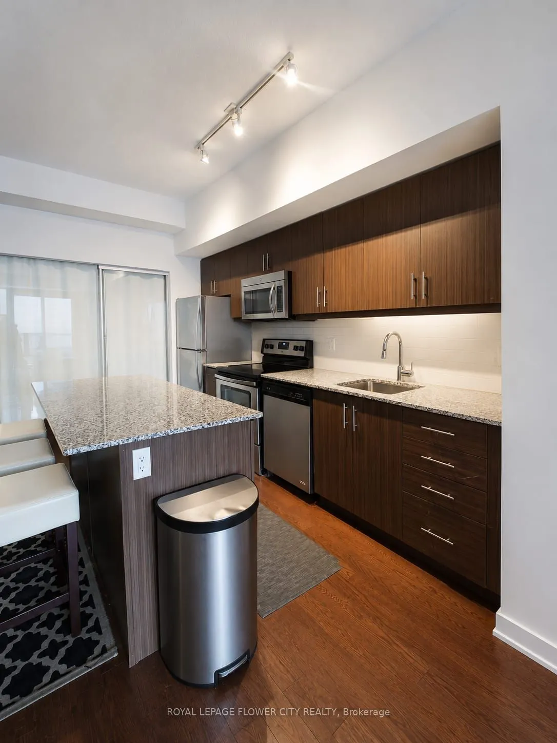 10 Willison Square #607