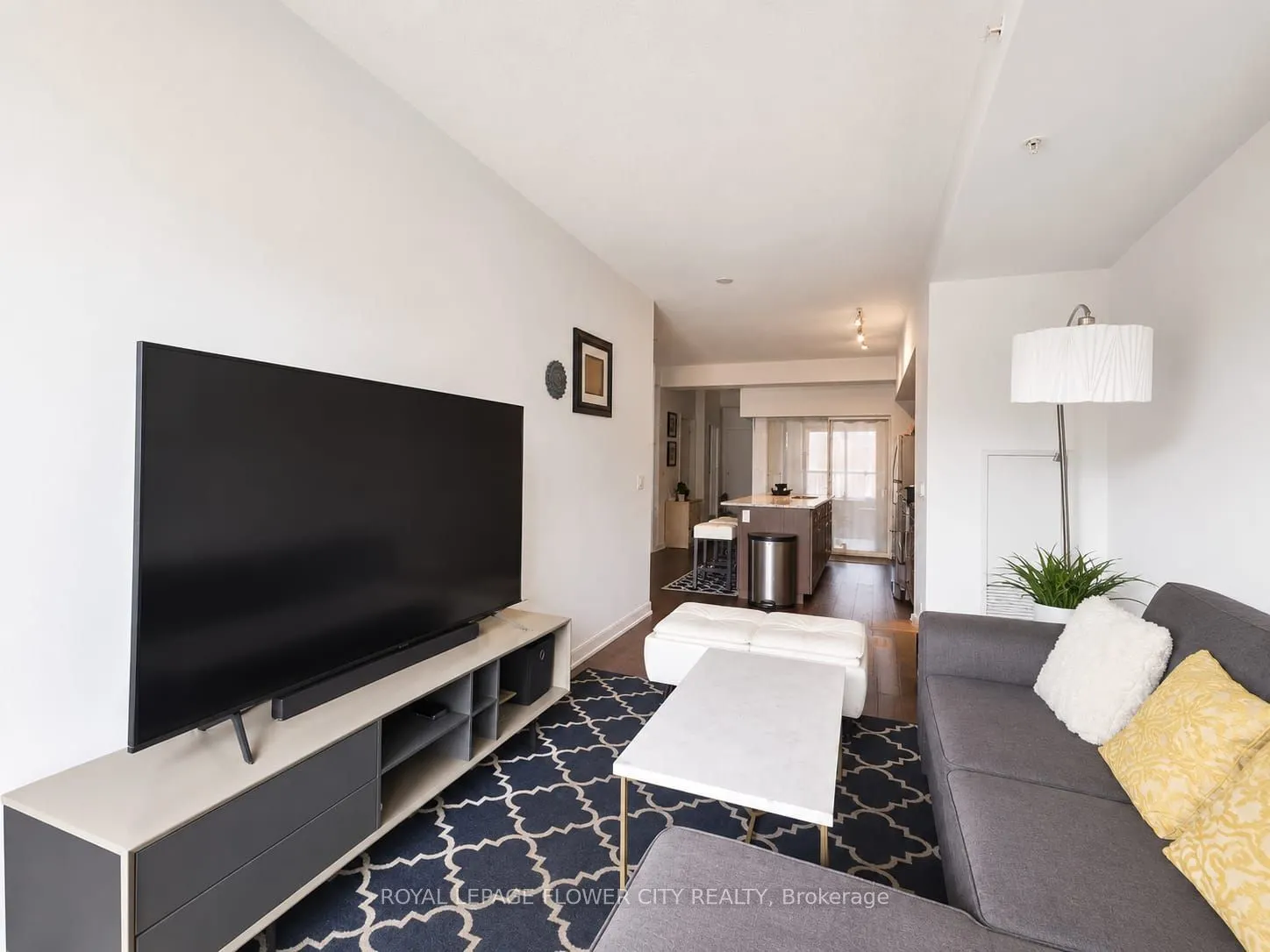 10 Willison Square #607