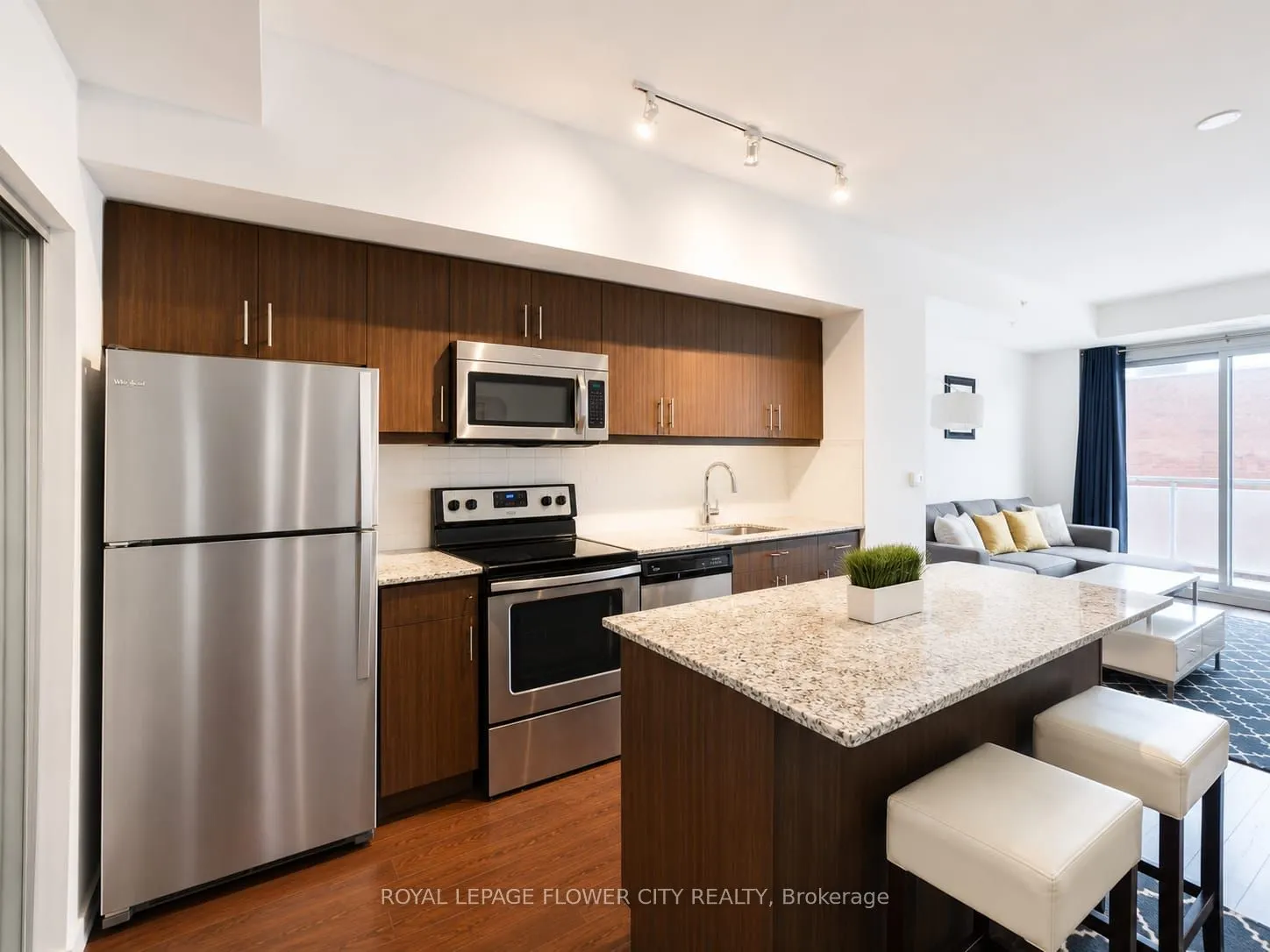 10 Willison Square #607
