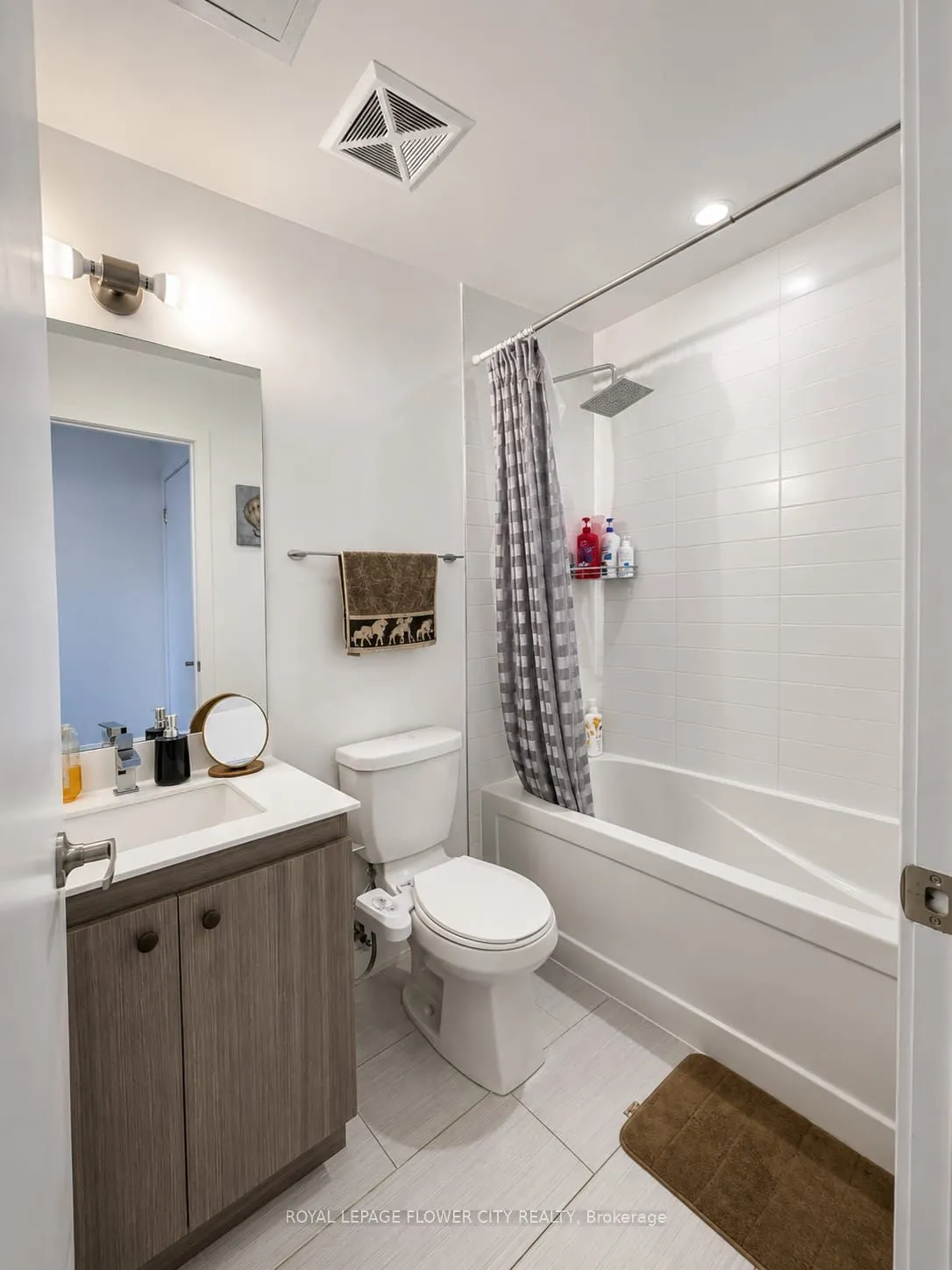 10 Willison Square #607