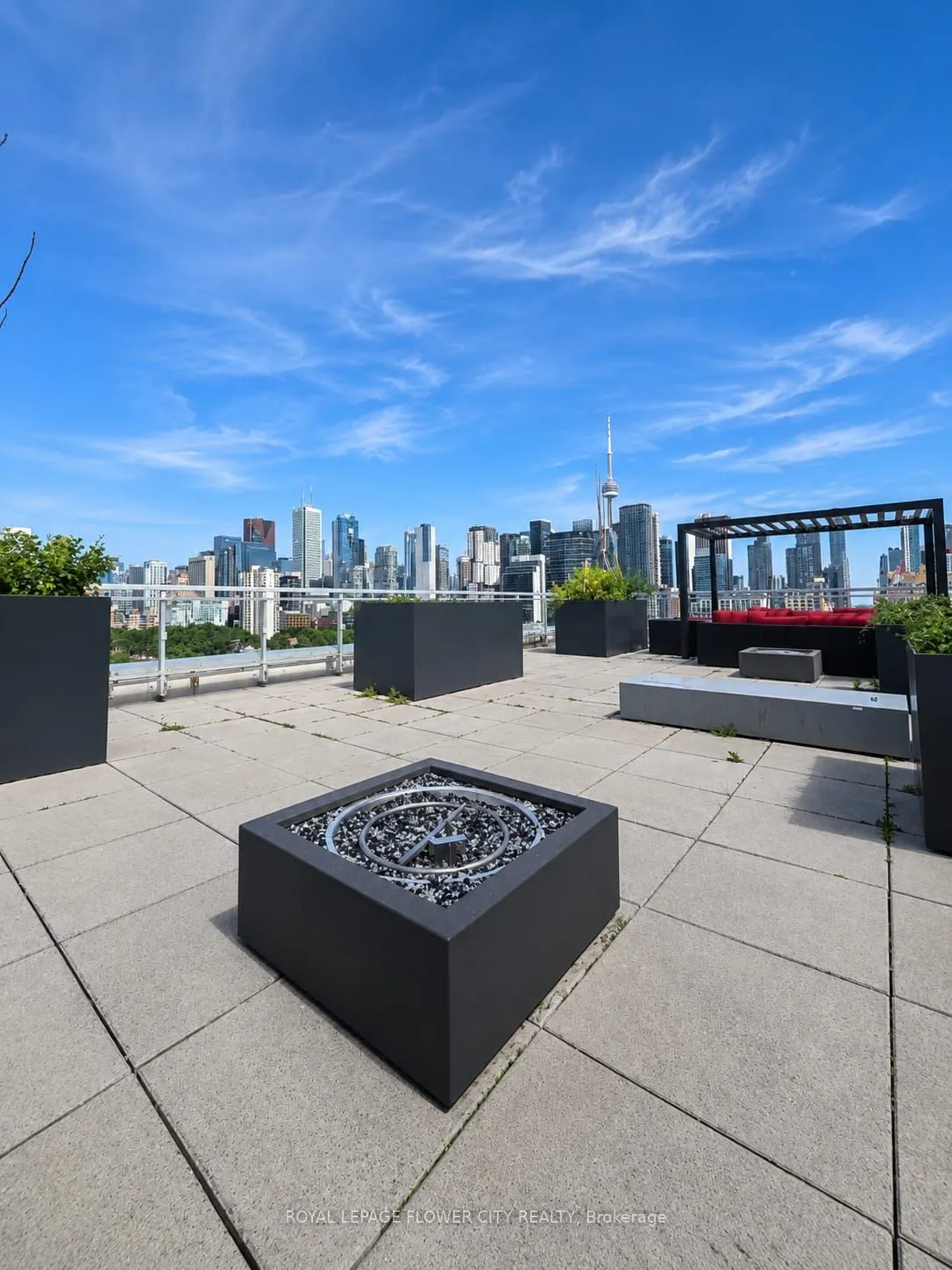 10 Willison Square #607