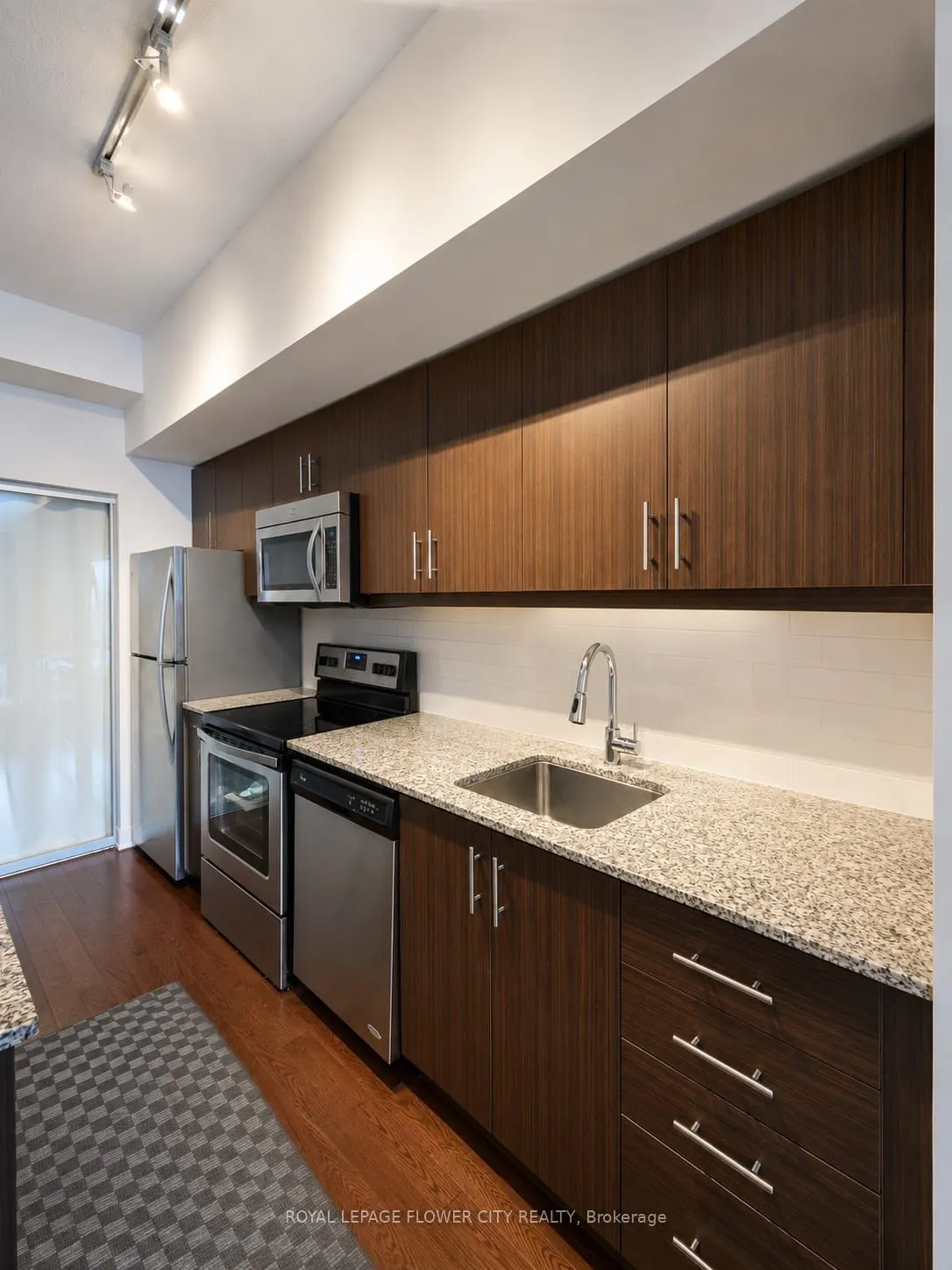 10 Willison Square #607