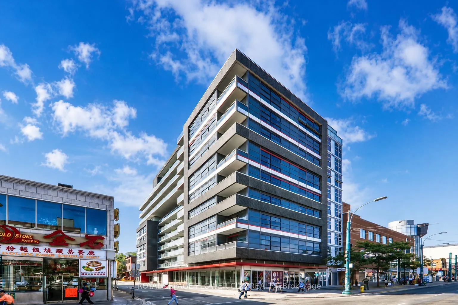 10 Willison Square #607