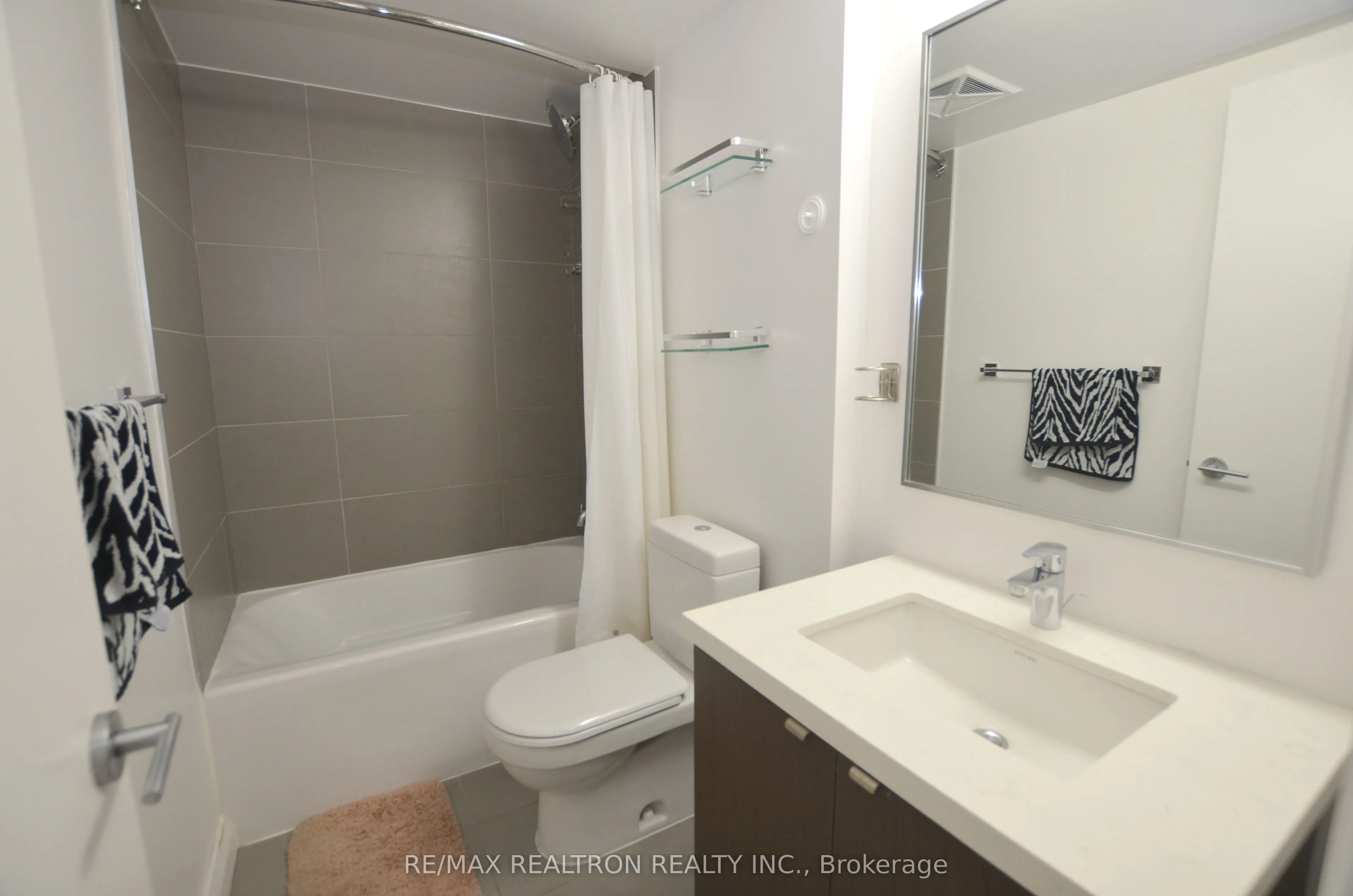 155 Yorkville Avenue #713