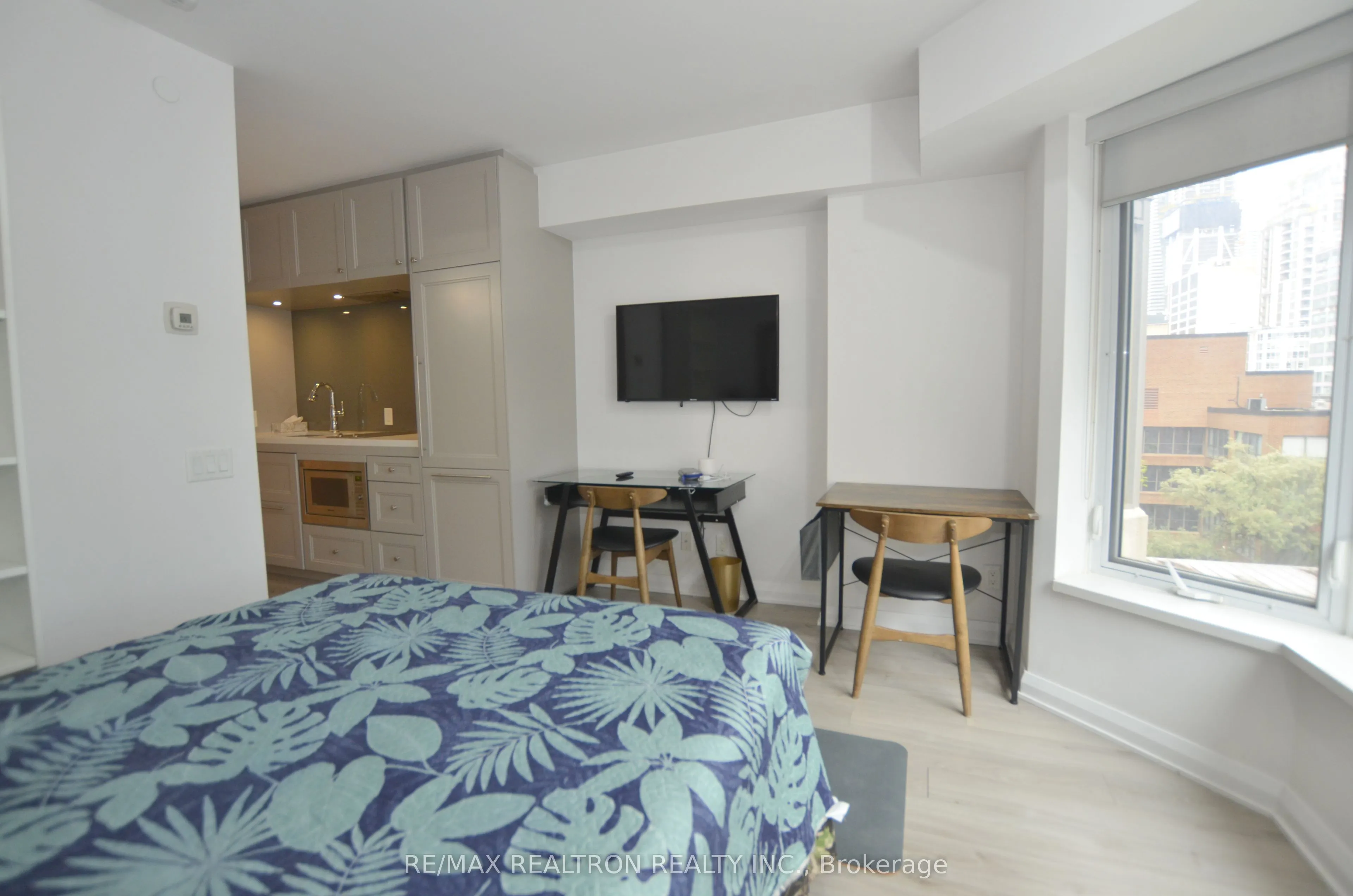 155 Yorkville Avenue #713