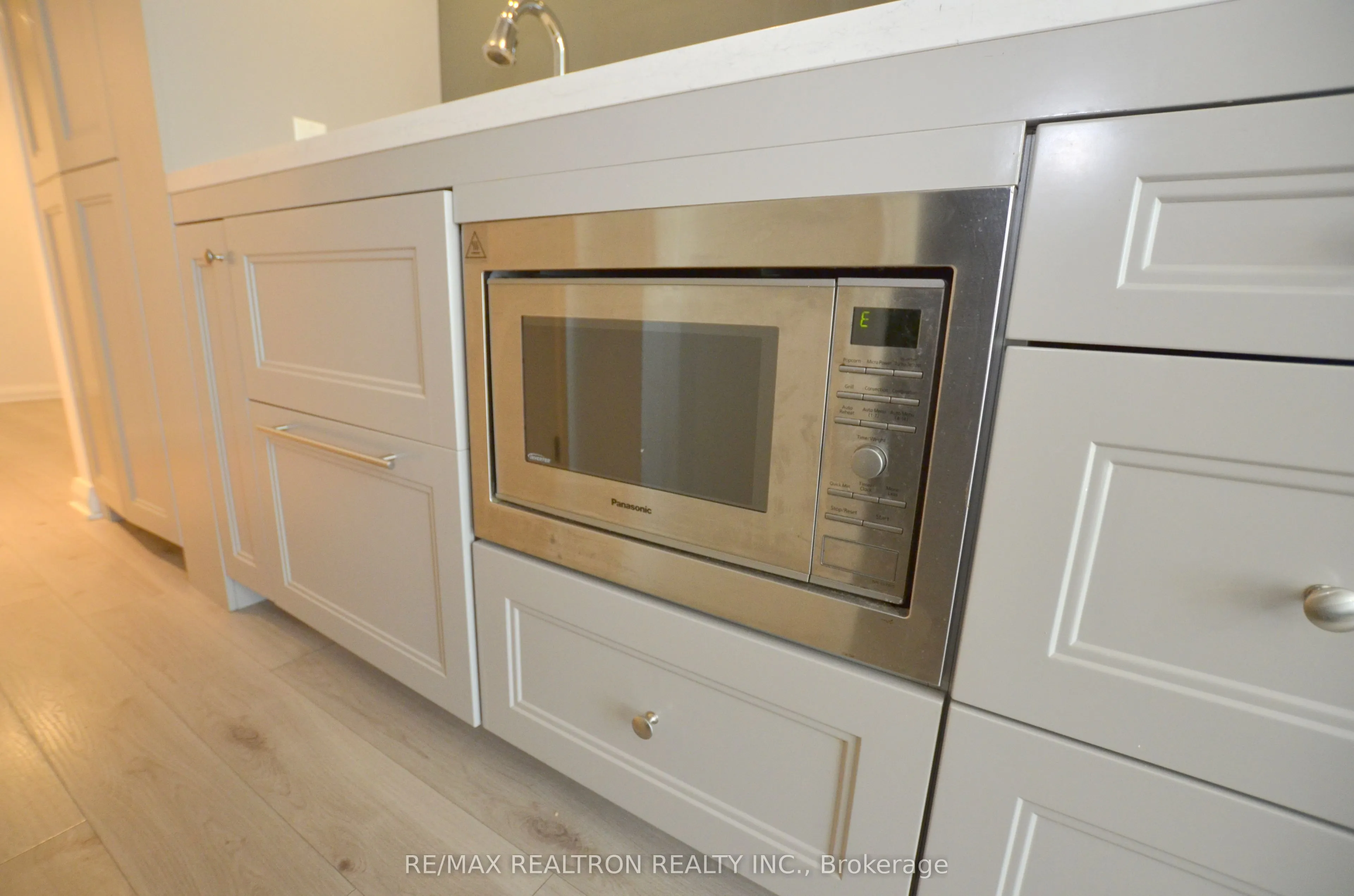 155 Yorkville Avenue #713