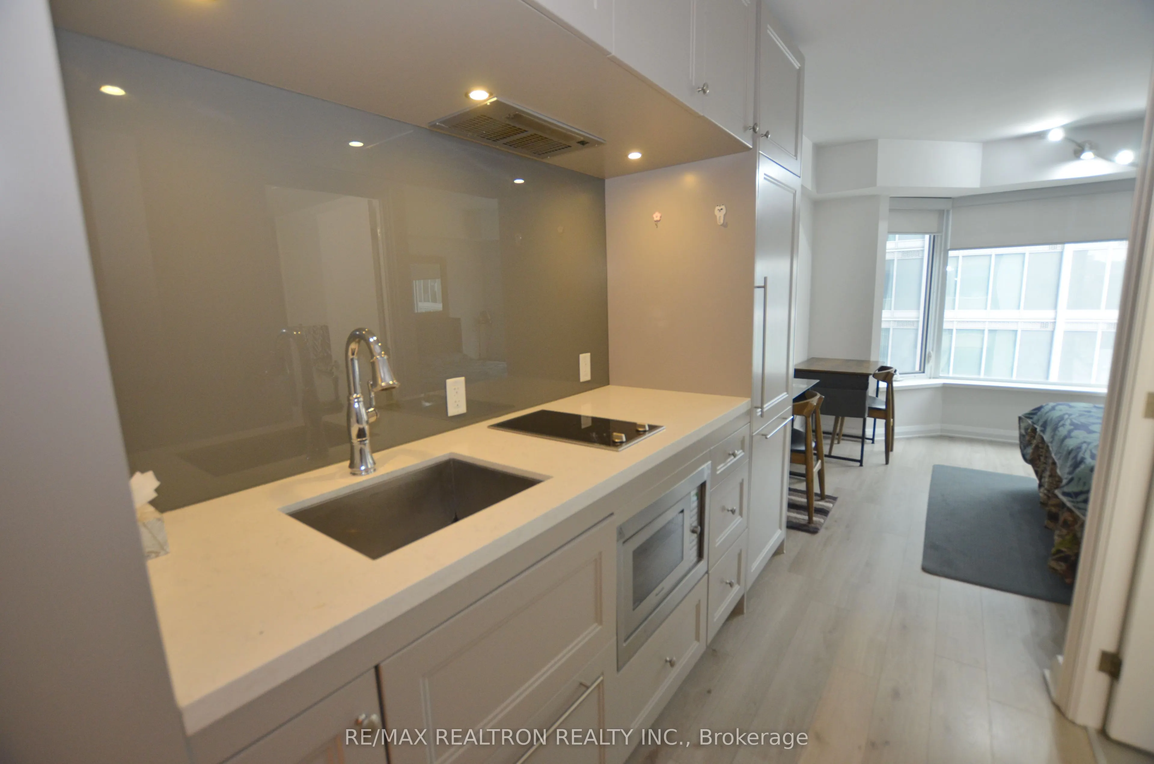 155 Yorkville Avenue #713