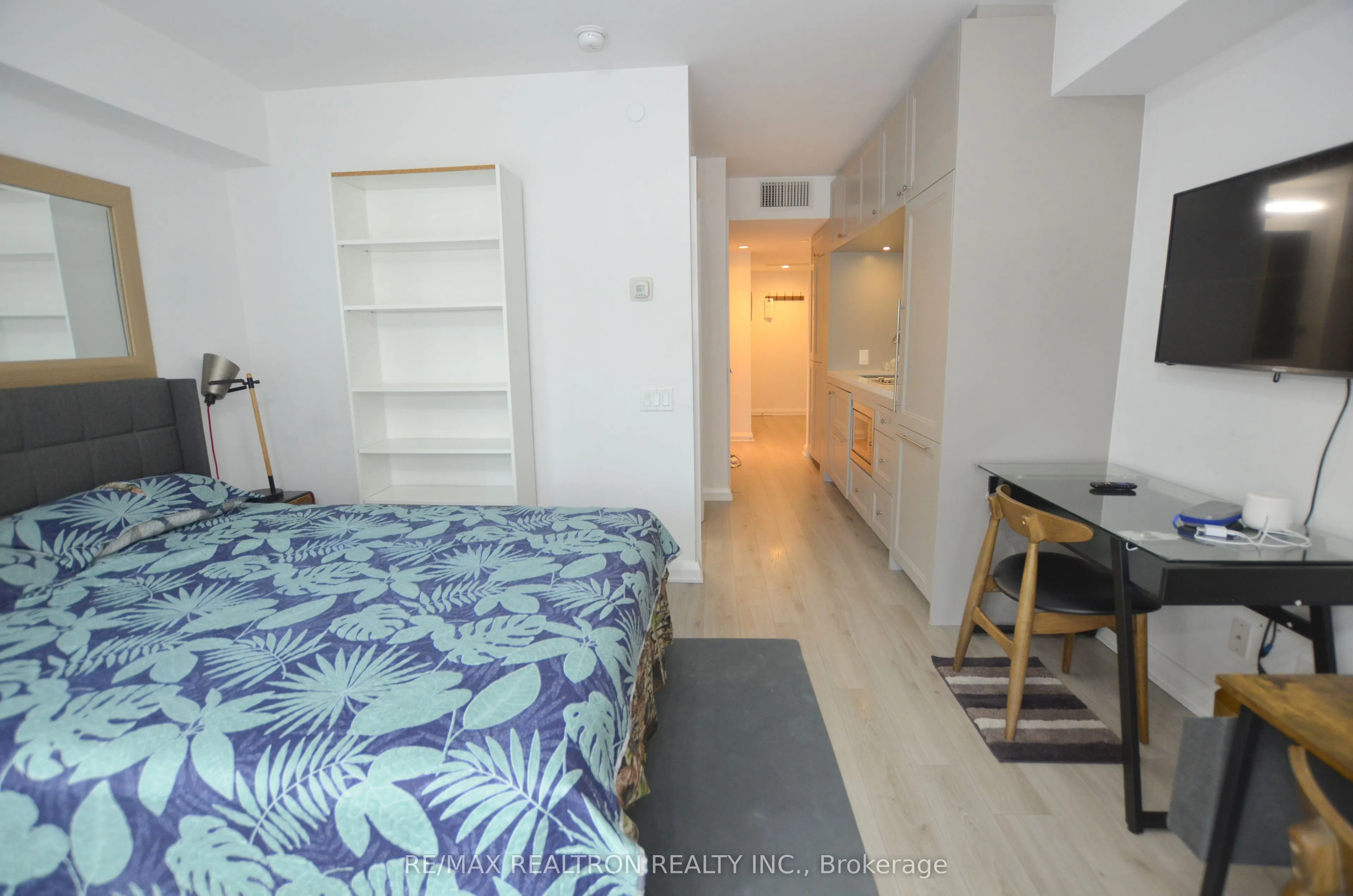 155 Yorkville Avenue #713