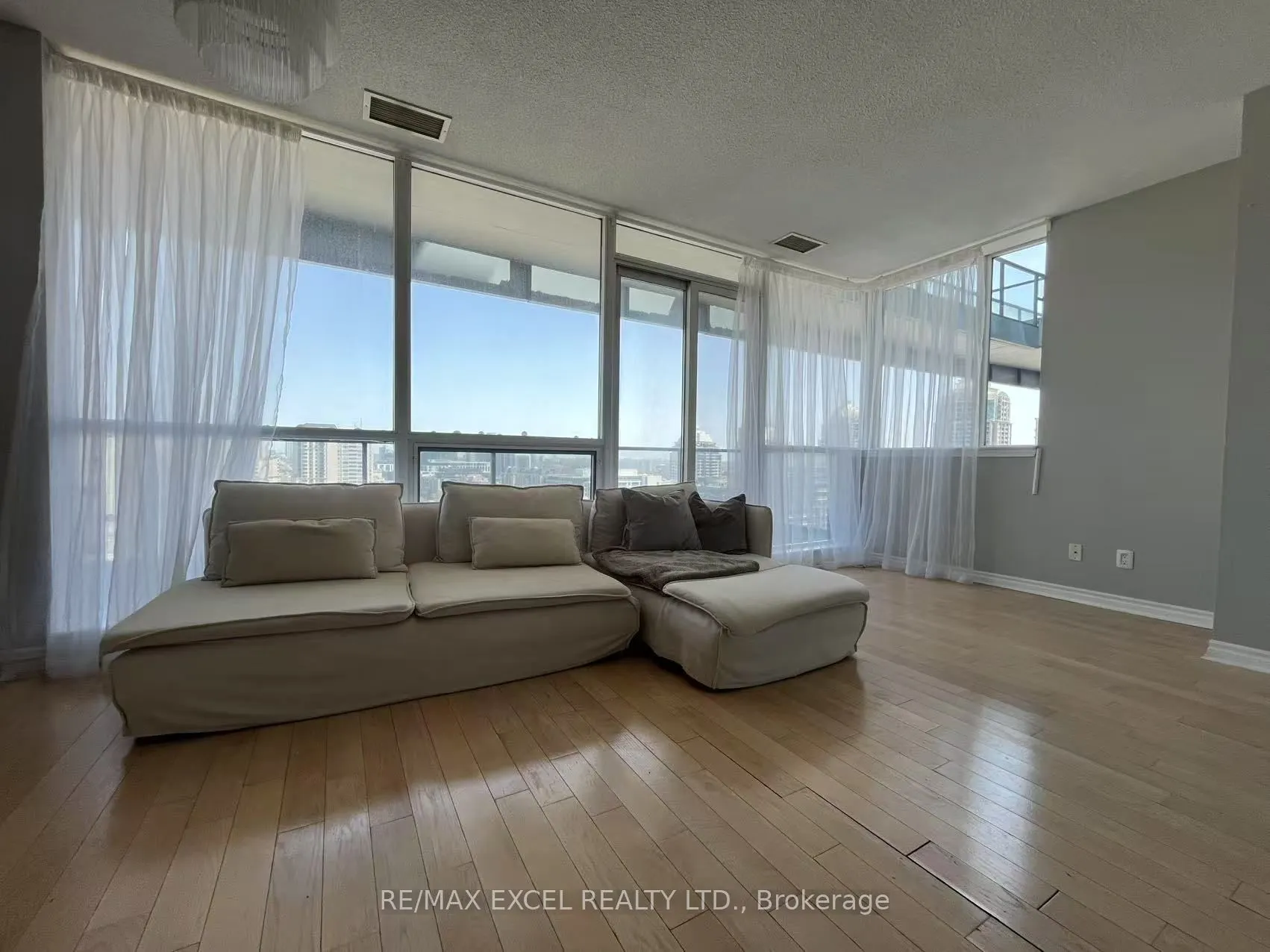 2885 Bayview Avenue #1126