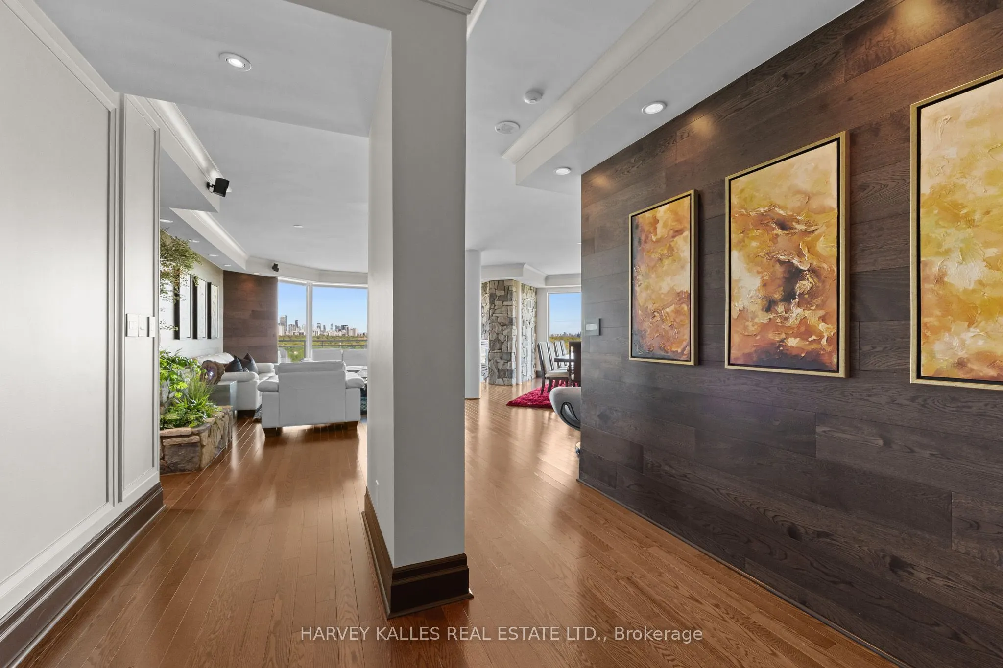 300 Bloor Street E #2701