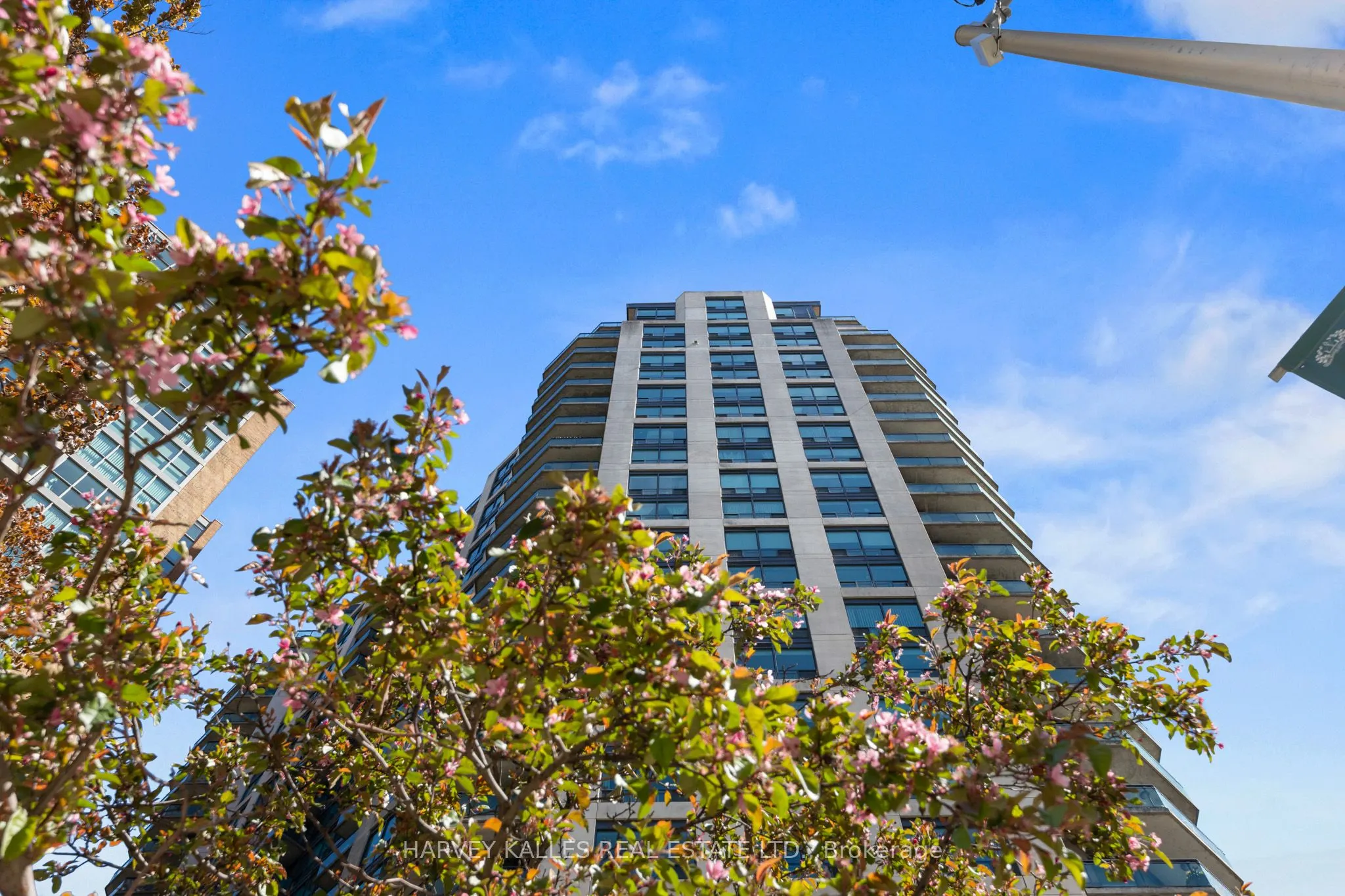 300 Bloor Street E #2701