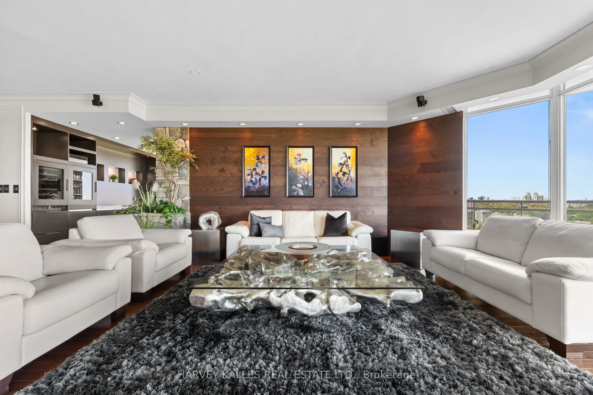 300 Bloor Street E #2701