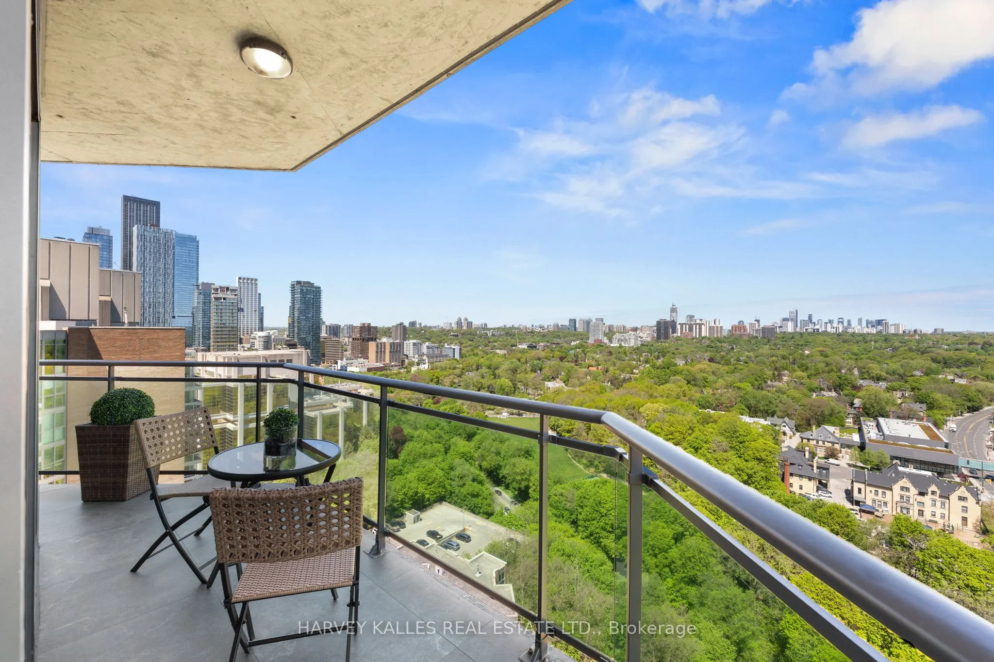 300 Bloor Street E #2701
