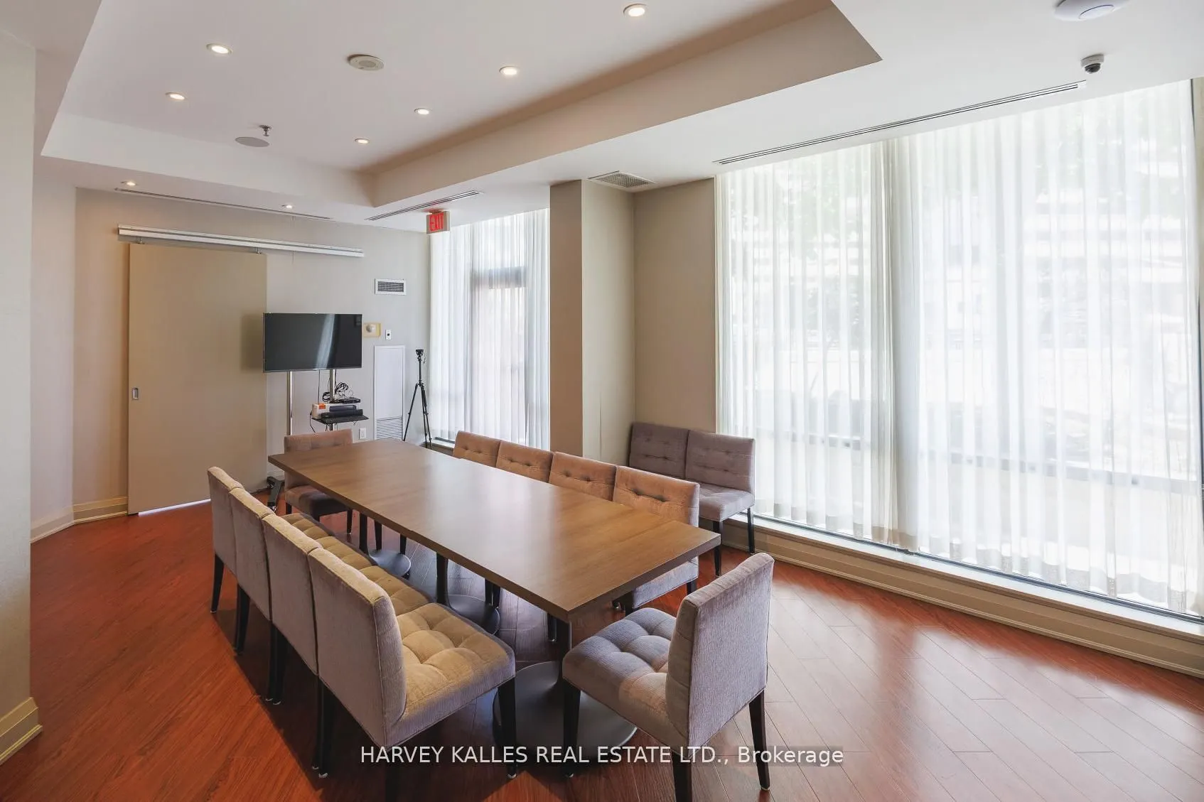 300 Bloor Street E #2701
