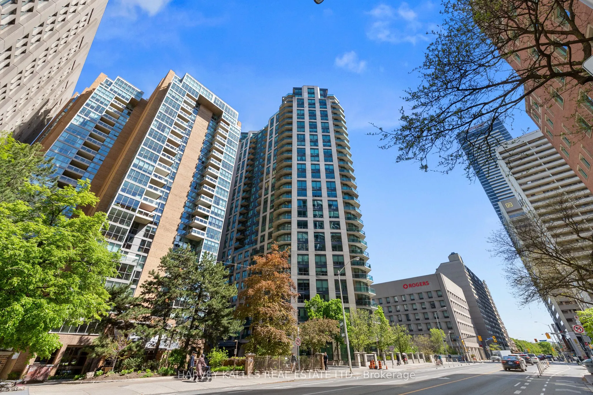 300 Bloor Street E #2701