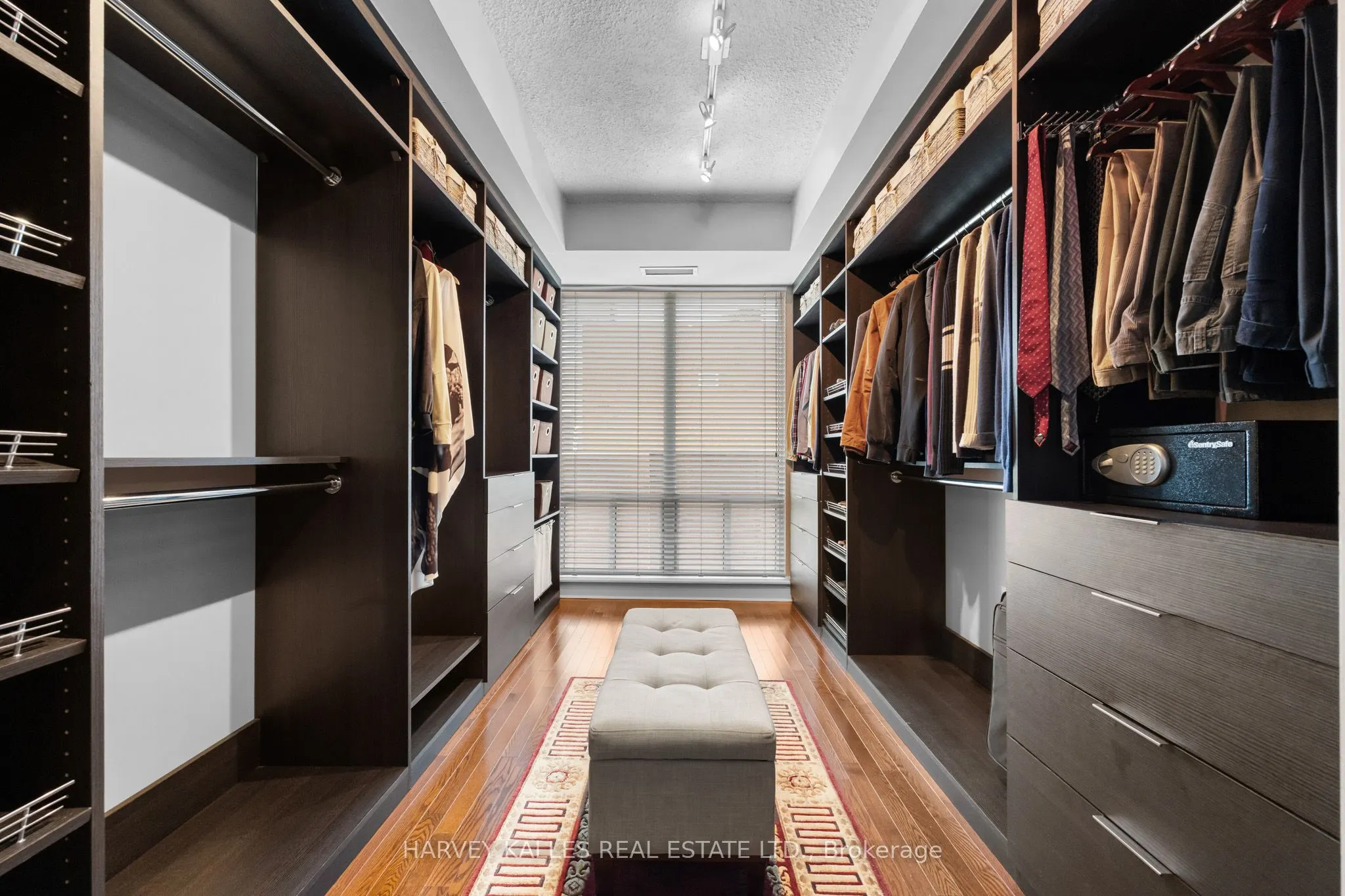 300 Bloor Street E #2701