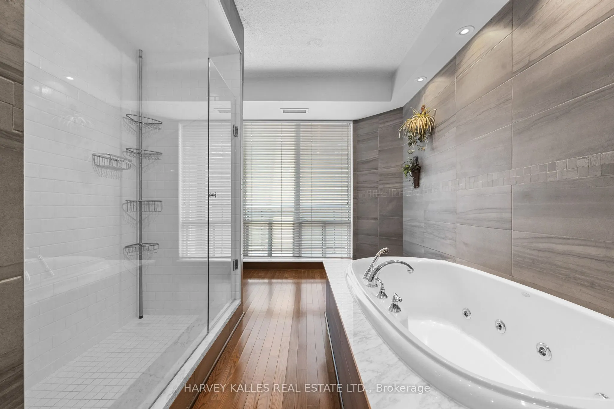 300 Bloor Street E #2701