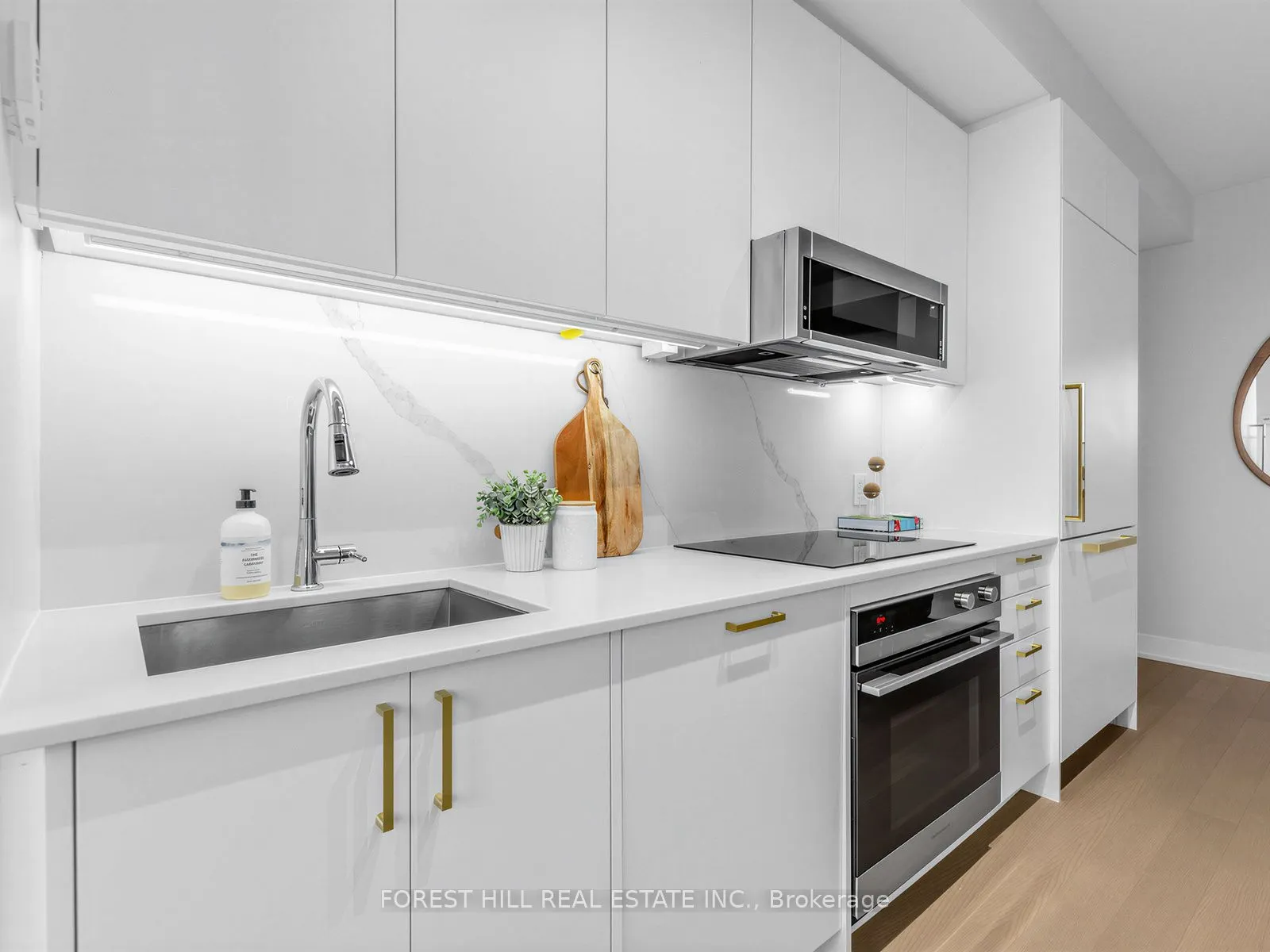 250 Lawrence Avenue W #810