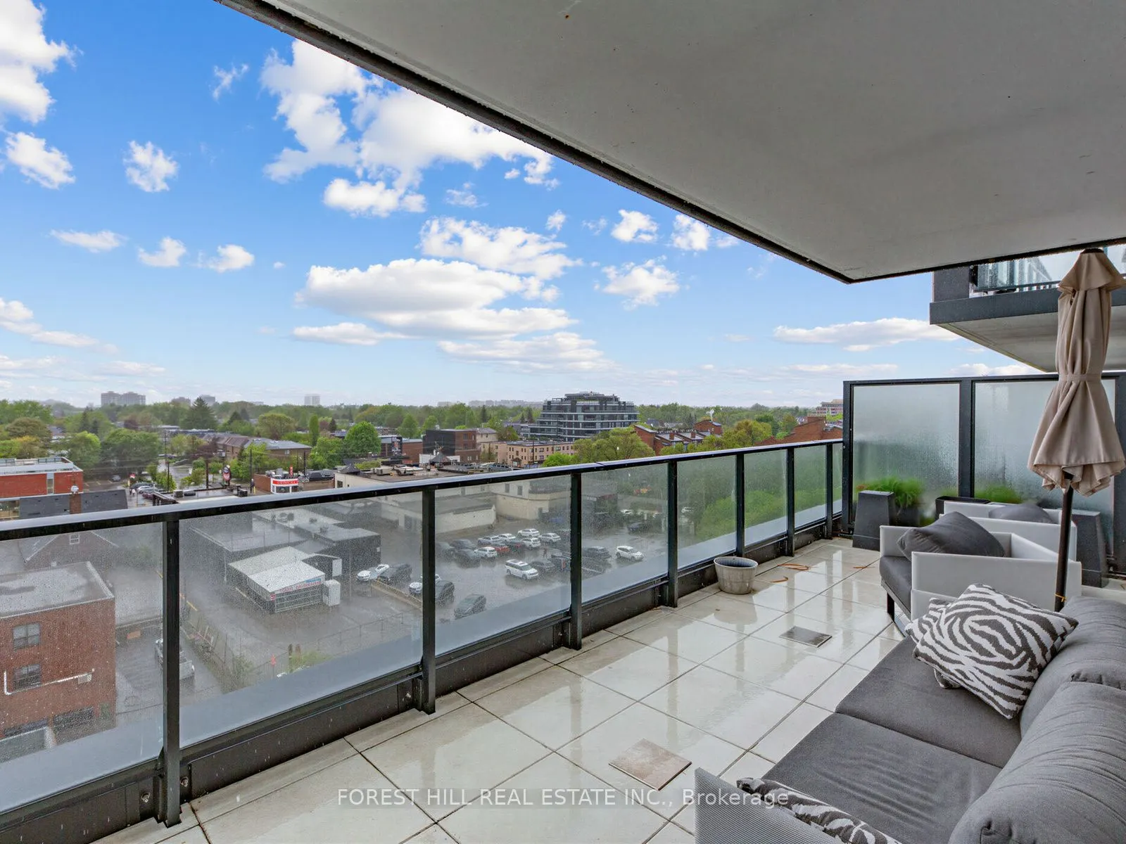 250 Lawrence Avenue W #810