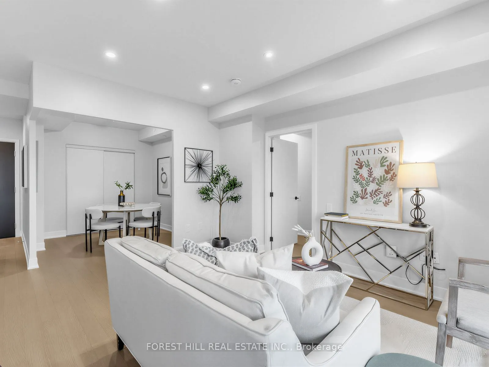 250 Lawrence Avenue W #810