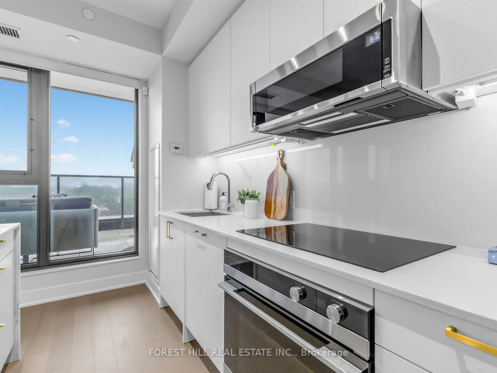 250 Lawrence Avenue W #810