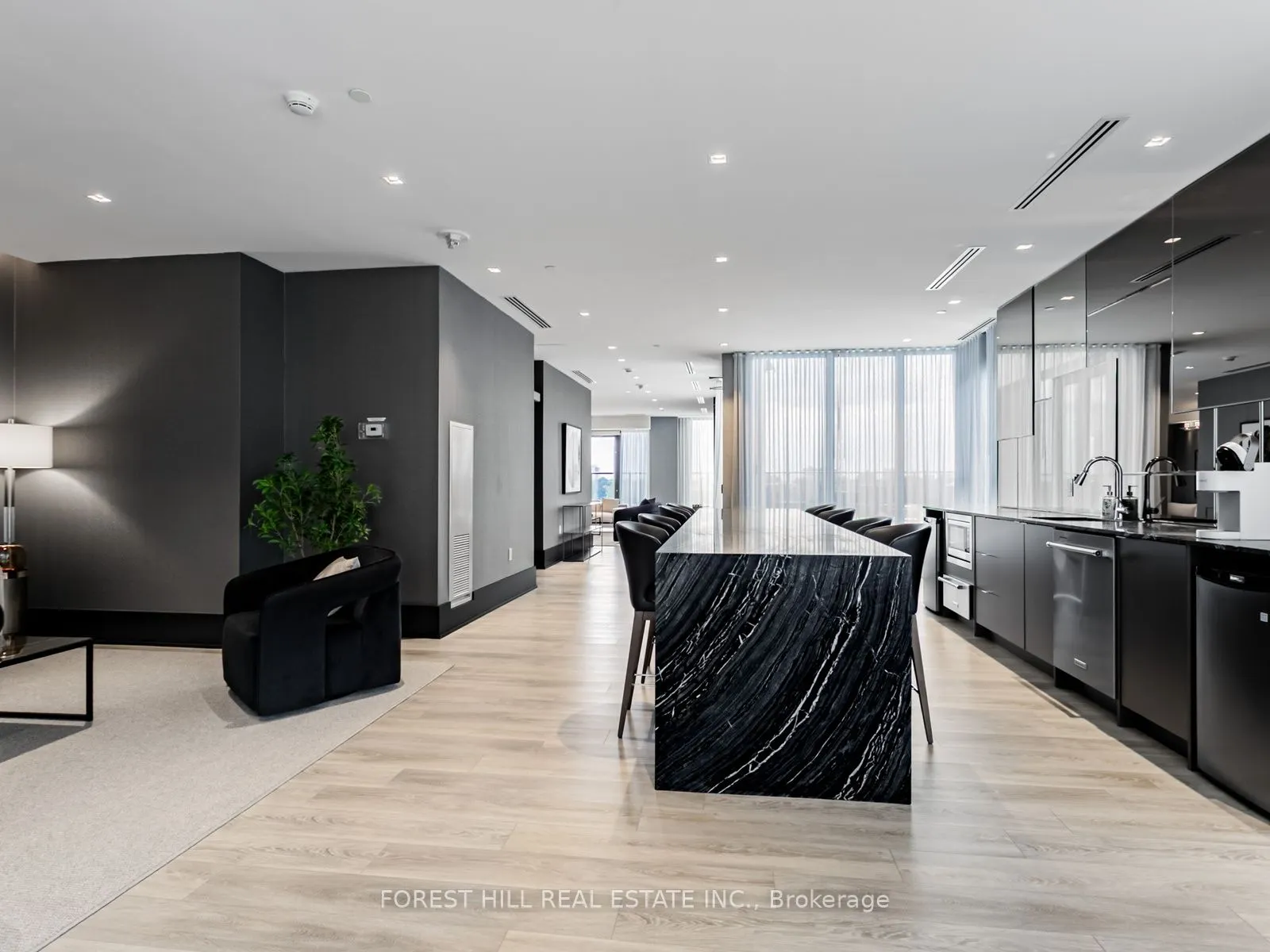 250 Lawrence Avenue W #810