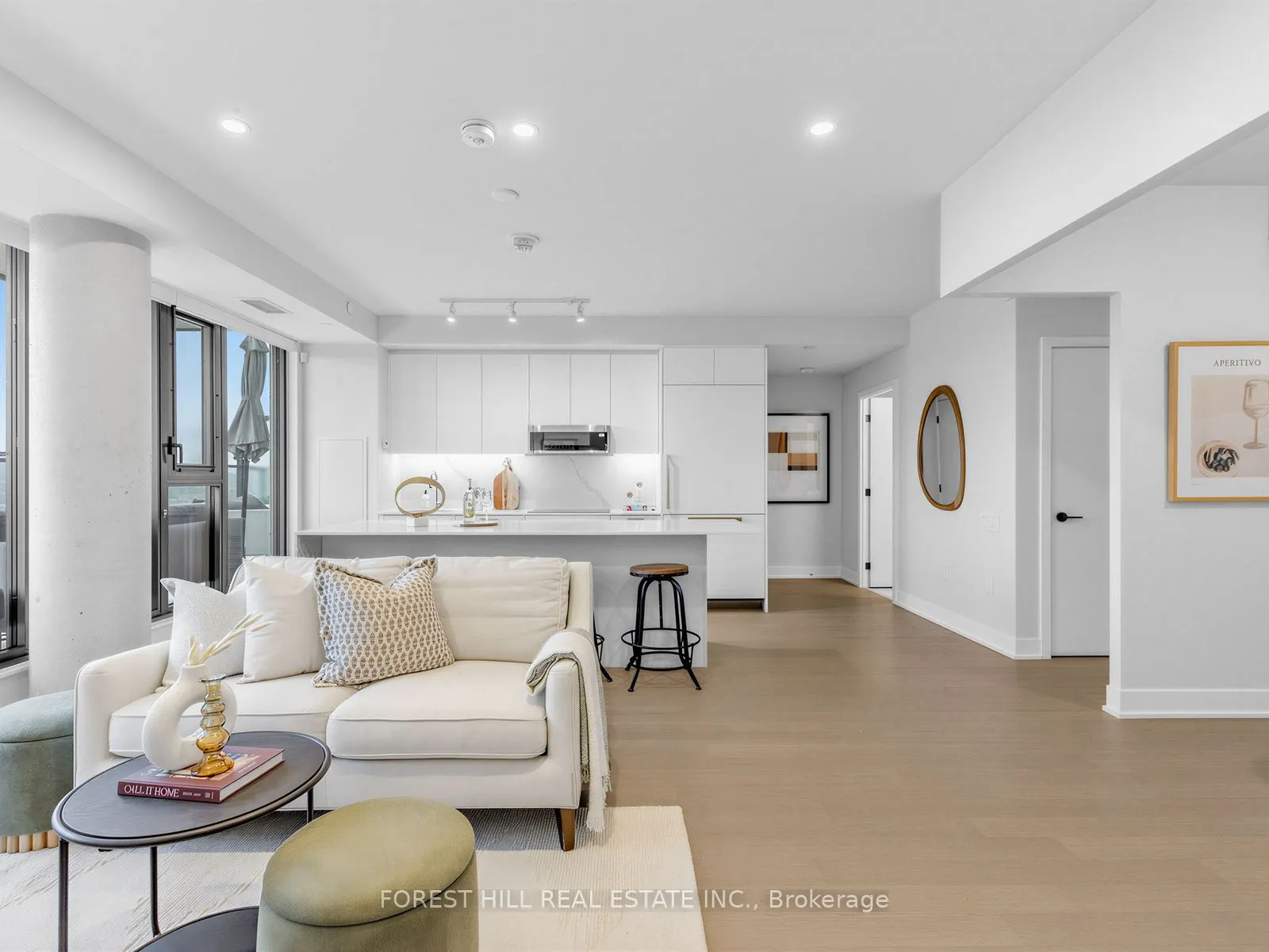 250 Lawrence Avenue W #810