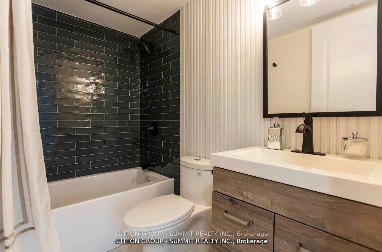 12 Douro Street #421