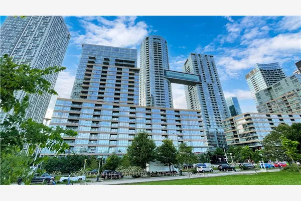 151 Dan Leckie Way #702