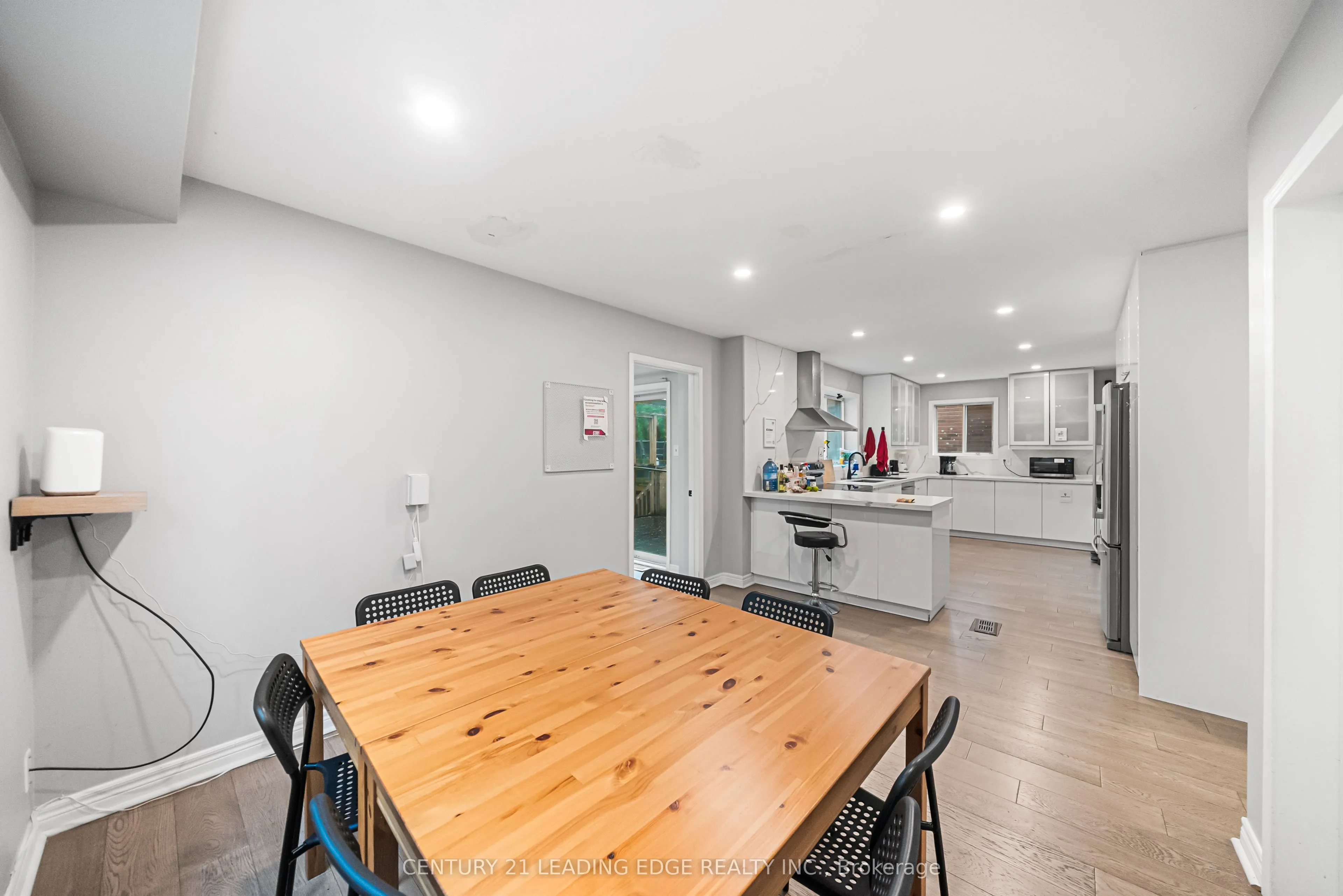 527 Glengarry Avenue