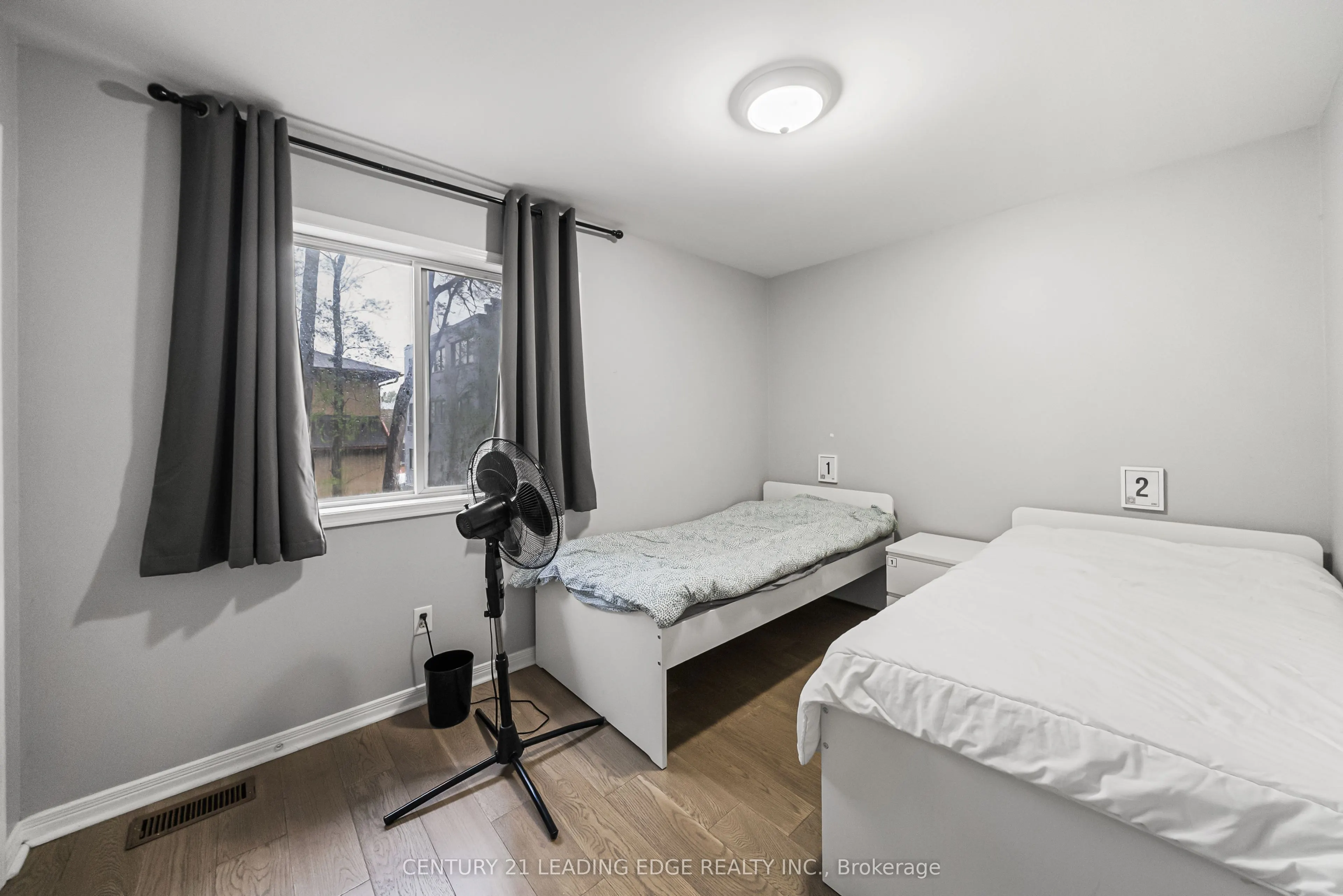 527 Glengarry Avenue