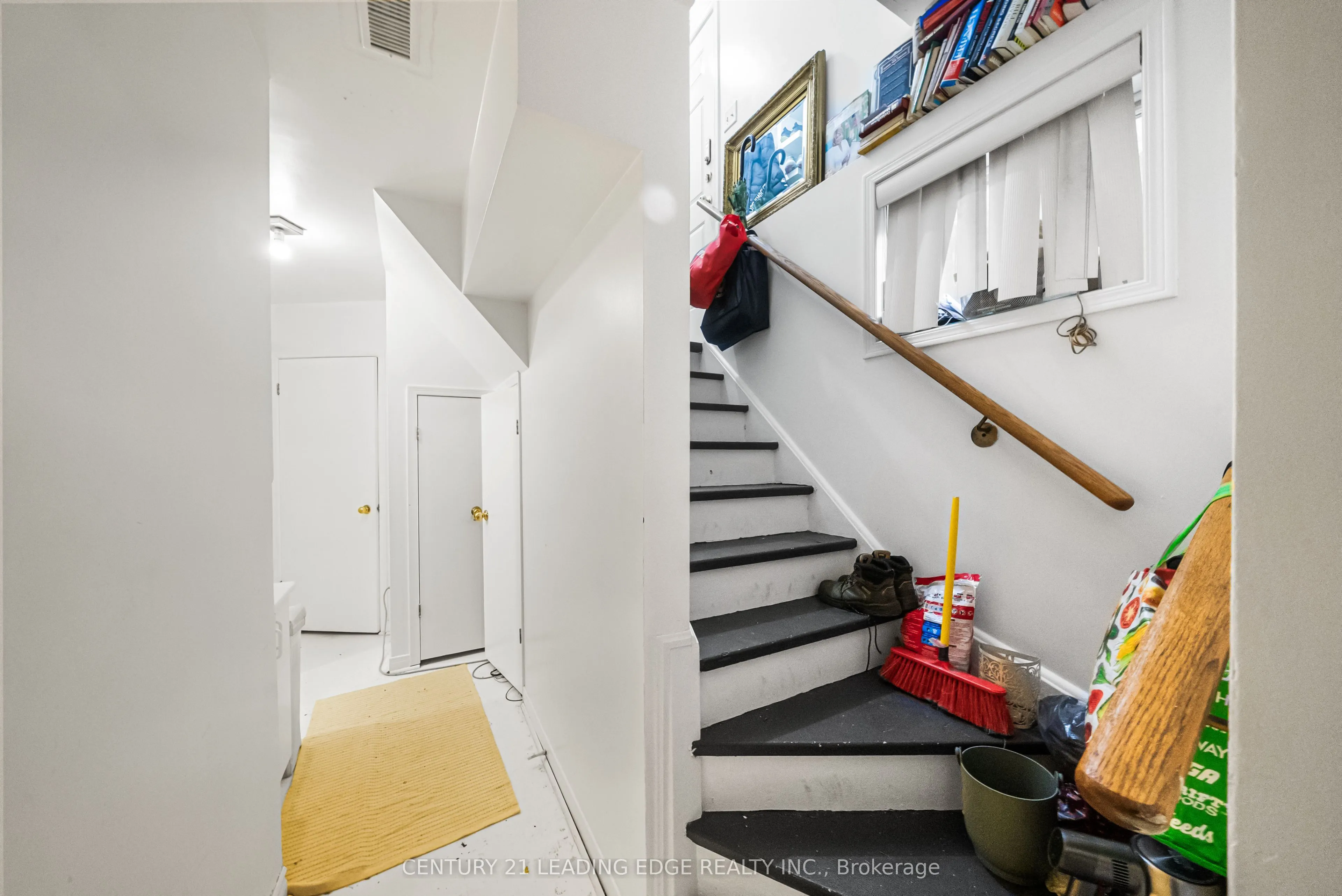 527 Glengarry Avenue
