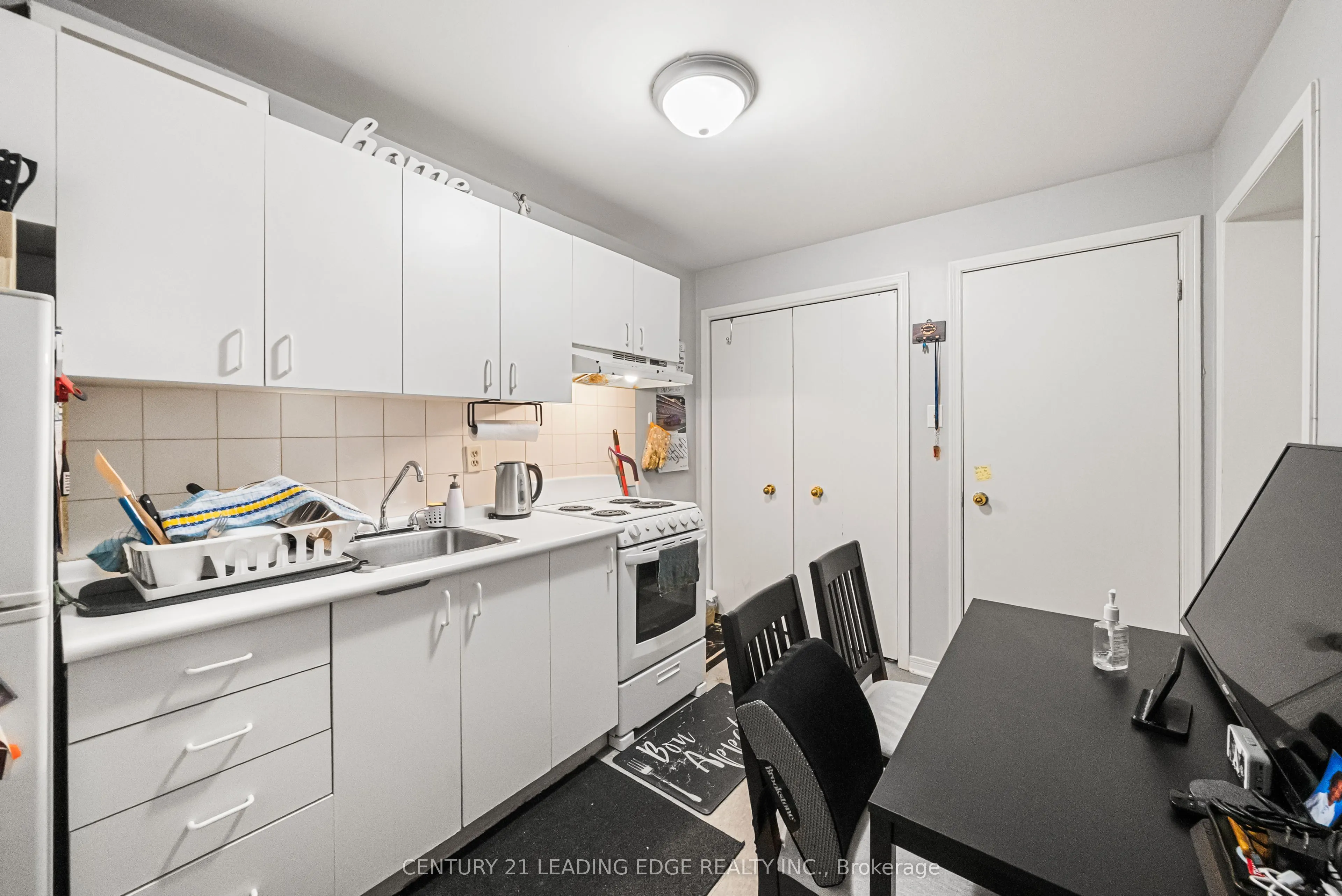 527 Glengarry Avenue