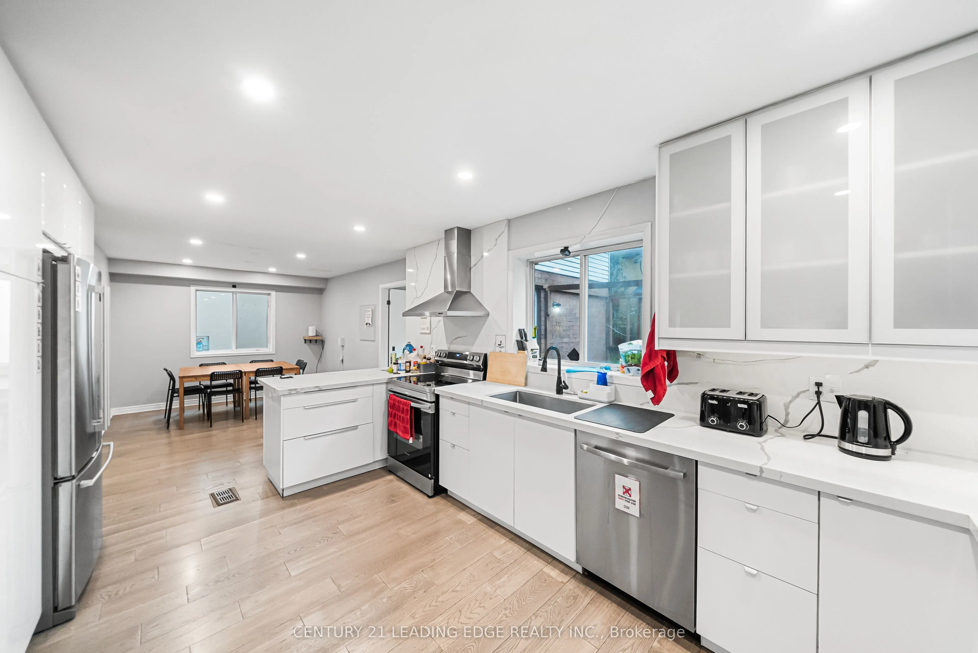 527 Glengarry Avenue