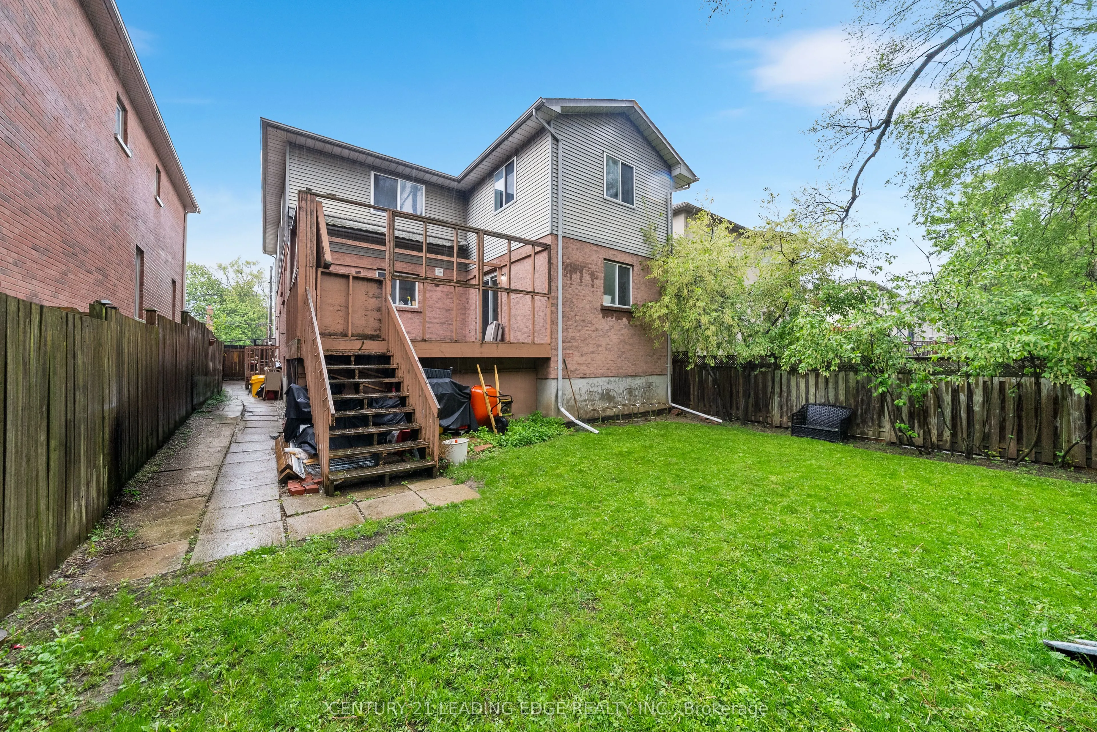 527 Glengarry Avenue